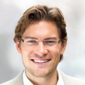 Photo of Steve Parker smiling 