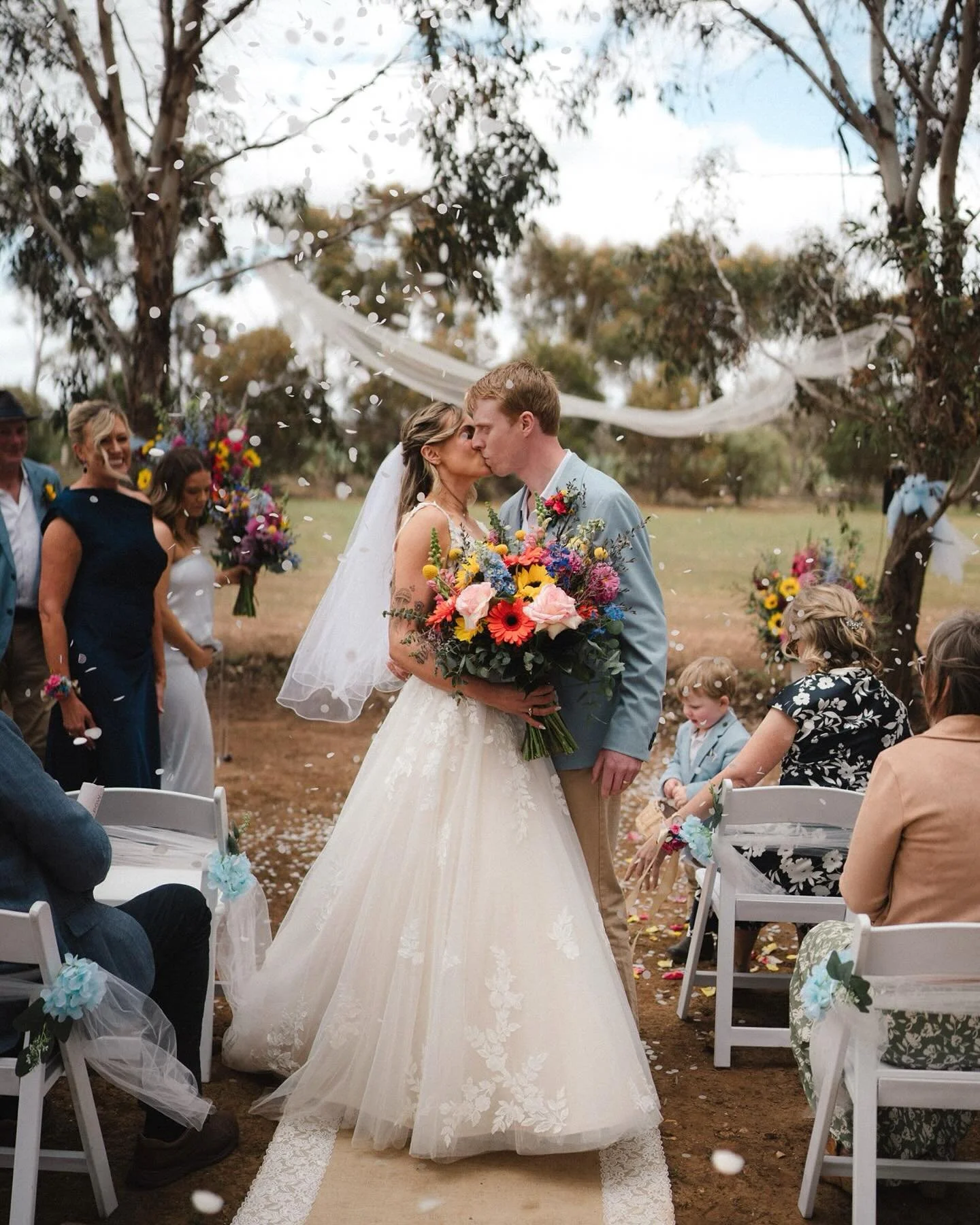 Maddy &amp; Austin know how to throw a PARTAY!

They had an intimate ceremony with their nearest and dearest before inviting all their mates round&rsquo; after to celebrate!

If you&rsquo;ve ever been to one you know that country weddings hit differe