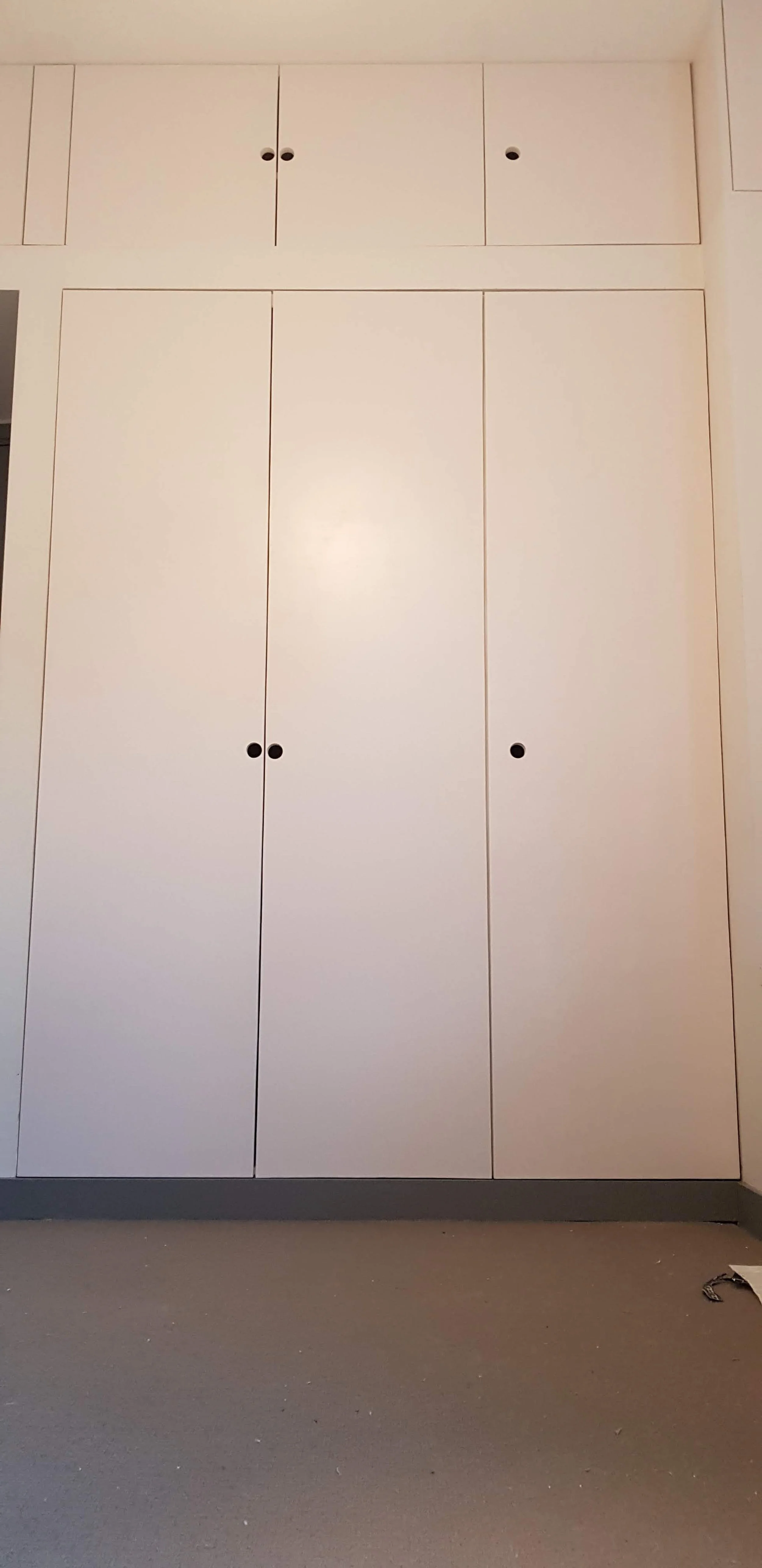 bespoke wardrobe closed doors.jpg