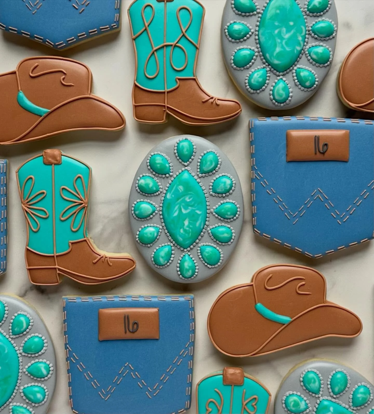 The turquoise on this set came out so pretty! Always love a good cowboy themed set🤠