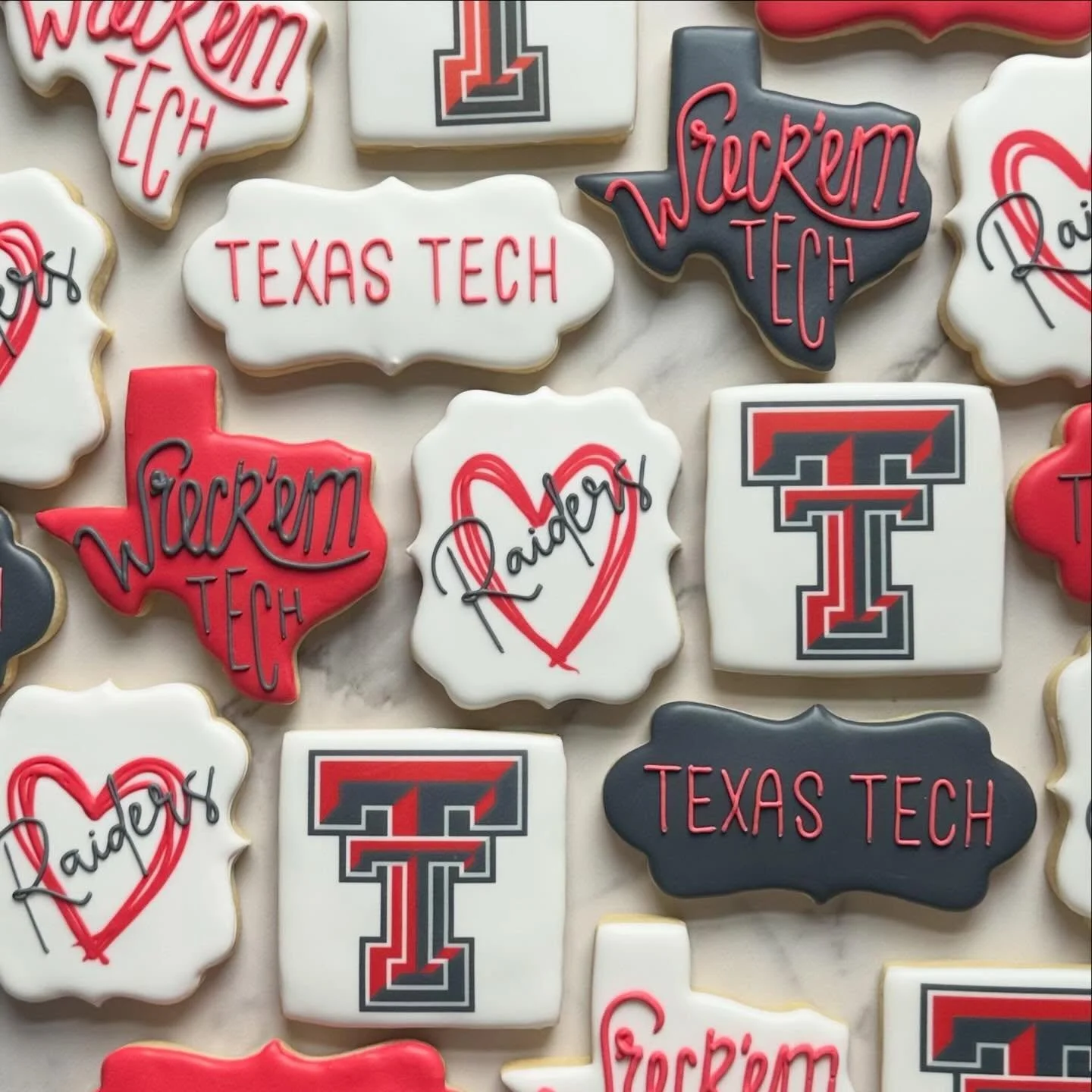 We&rsquo;re almost a month away from graduation🎉🎓 Don&rsquo;t forget to order your grad cookies now because May is booking up fast!

Use the link in my bio to place your order today! 

#hutto #pflugerville #austin #roundrock #cookies