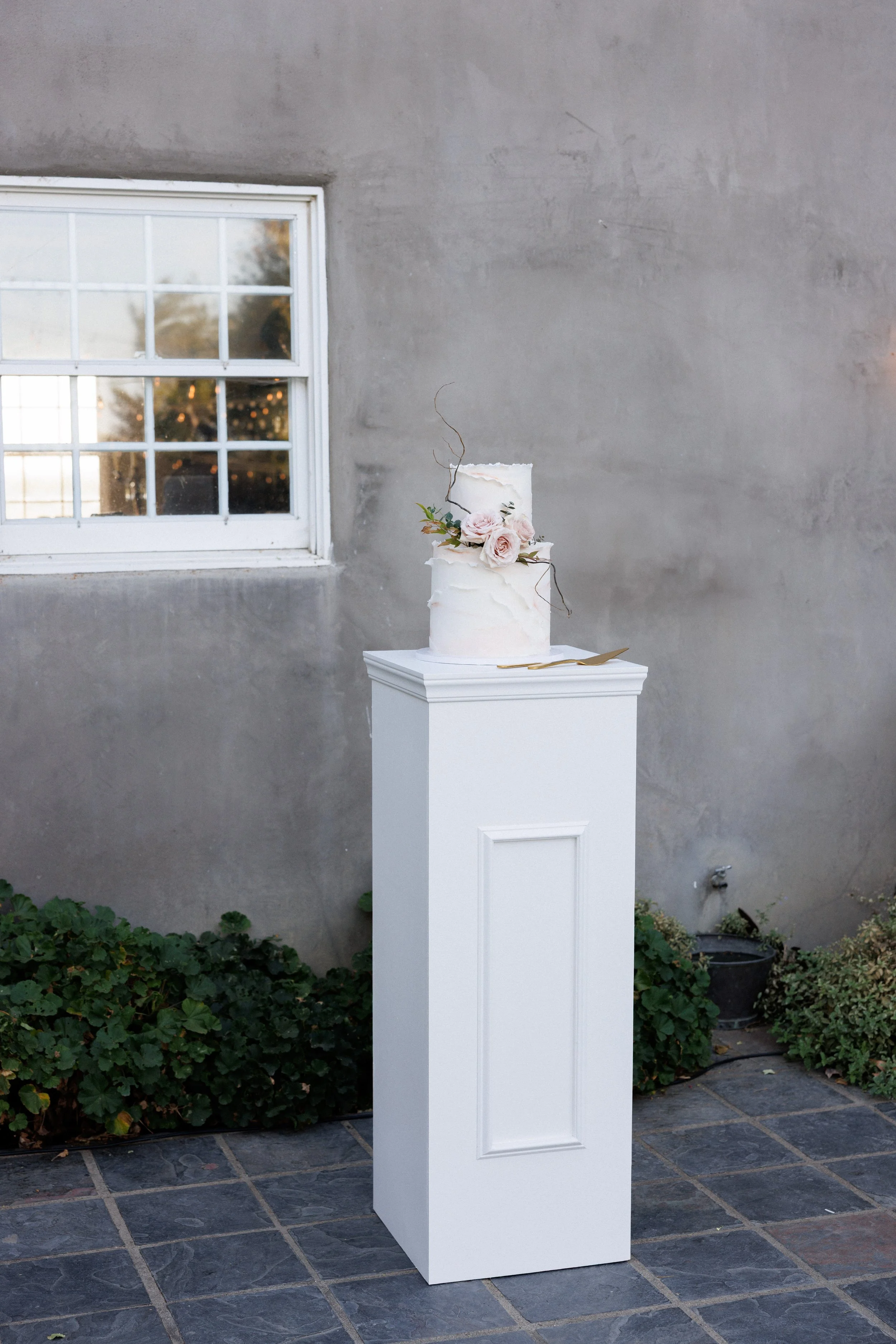 White Rimmed Column Pedestal