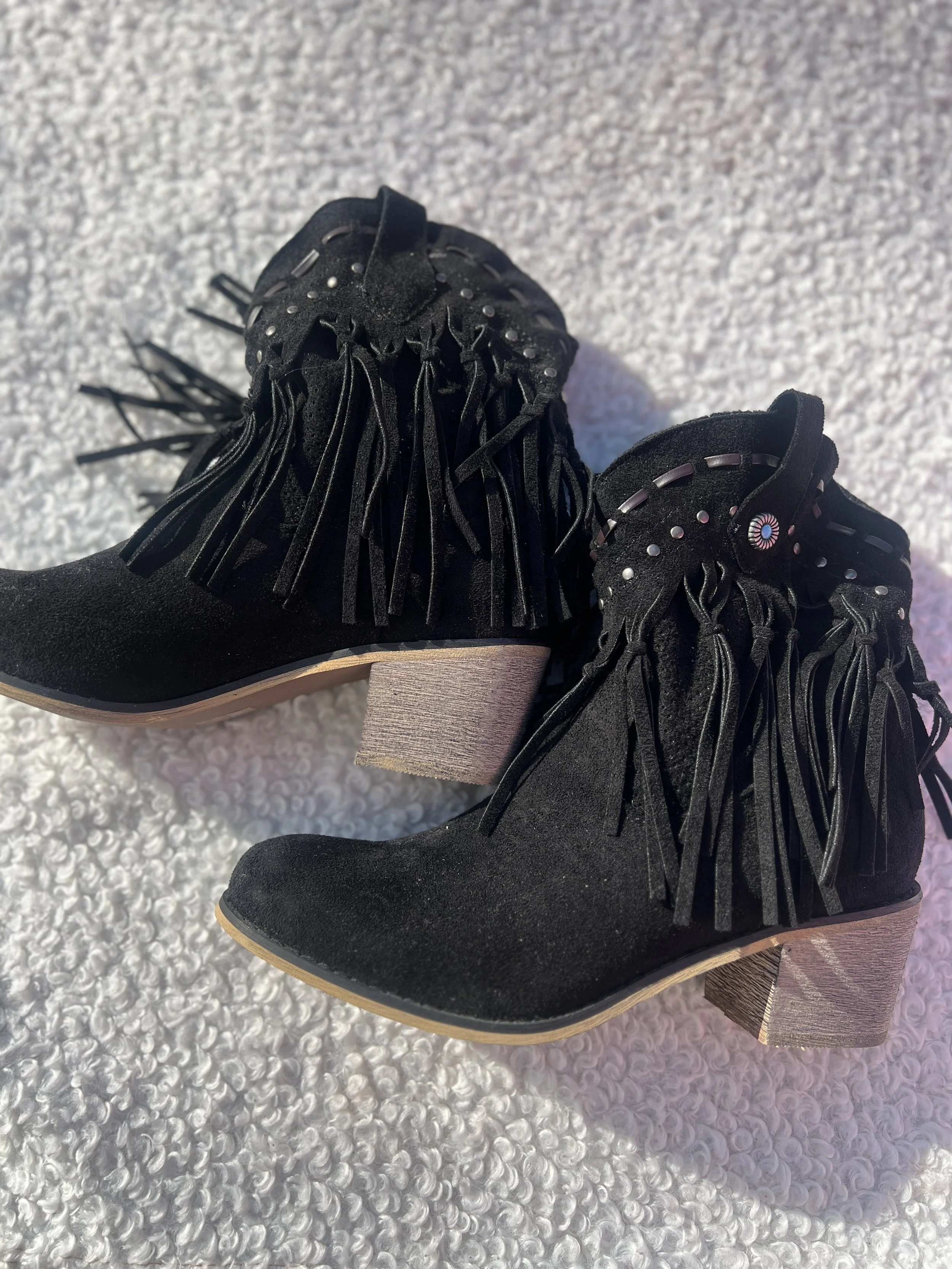 Chic Black Leather Tassel Boots - Size 6