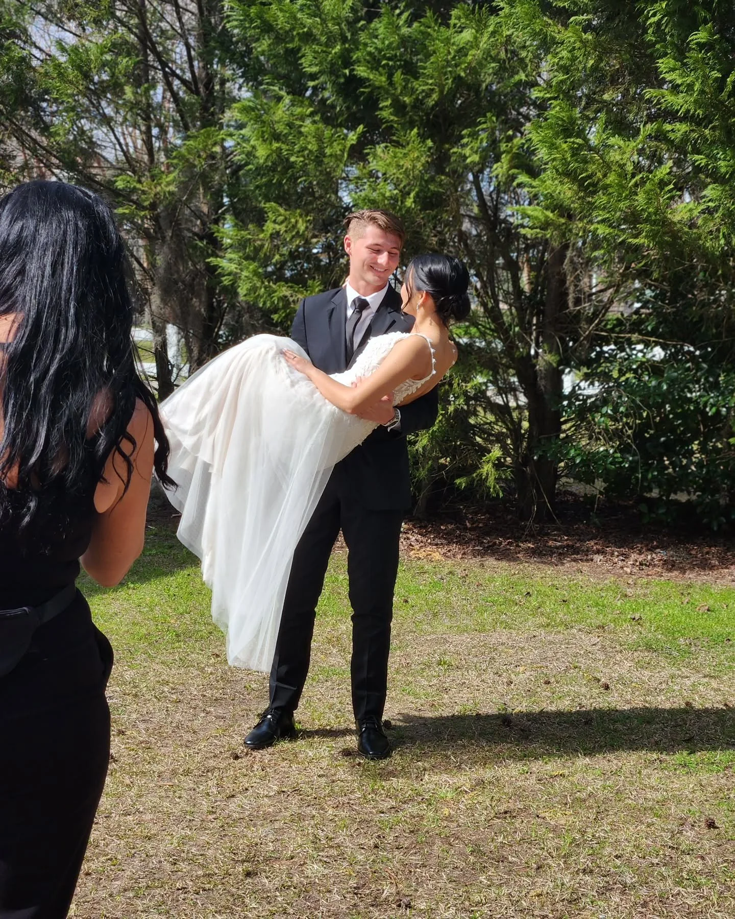 WHY YOU SHOULD HIRE A WEDDING CONTENT CREATOR: 👇

Your wedding day flies by&mdash;don&rsquo;t let the memories fade with it! ✨ A wedding content creator captures all the behind-the-scenes magic, candid moments, and raw emotions in real-time, so you 