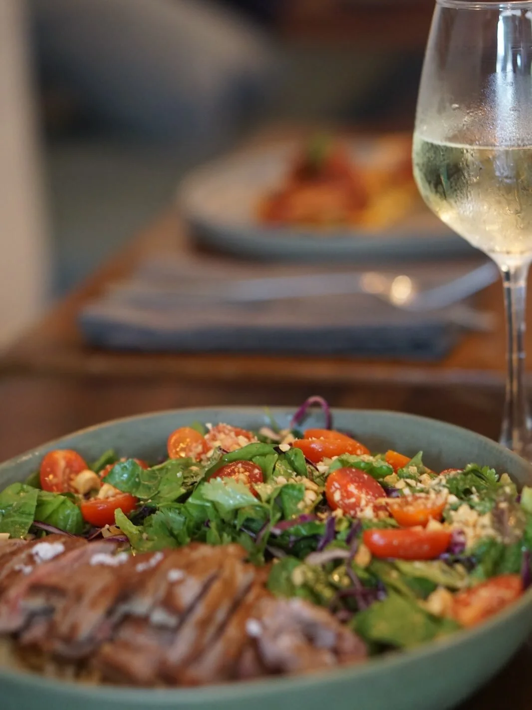 New season, new plates. All your favorites are still here, with new buddies! 🎉 Our new best selling salad - Thai Steak Salad - mint, cilantro, greens, crispy soy rice, sweet Thai dressing, and our prime plus arrachera. Tomato caprese burrata - fresh