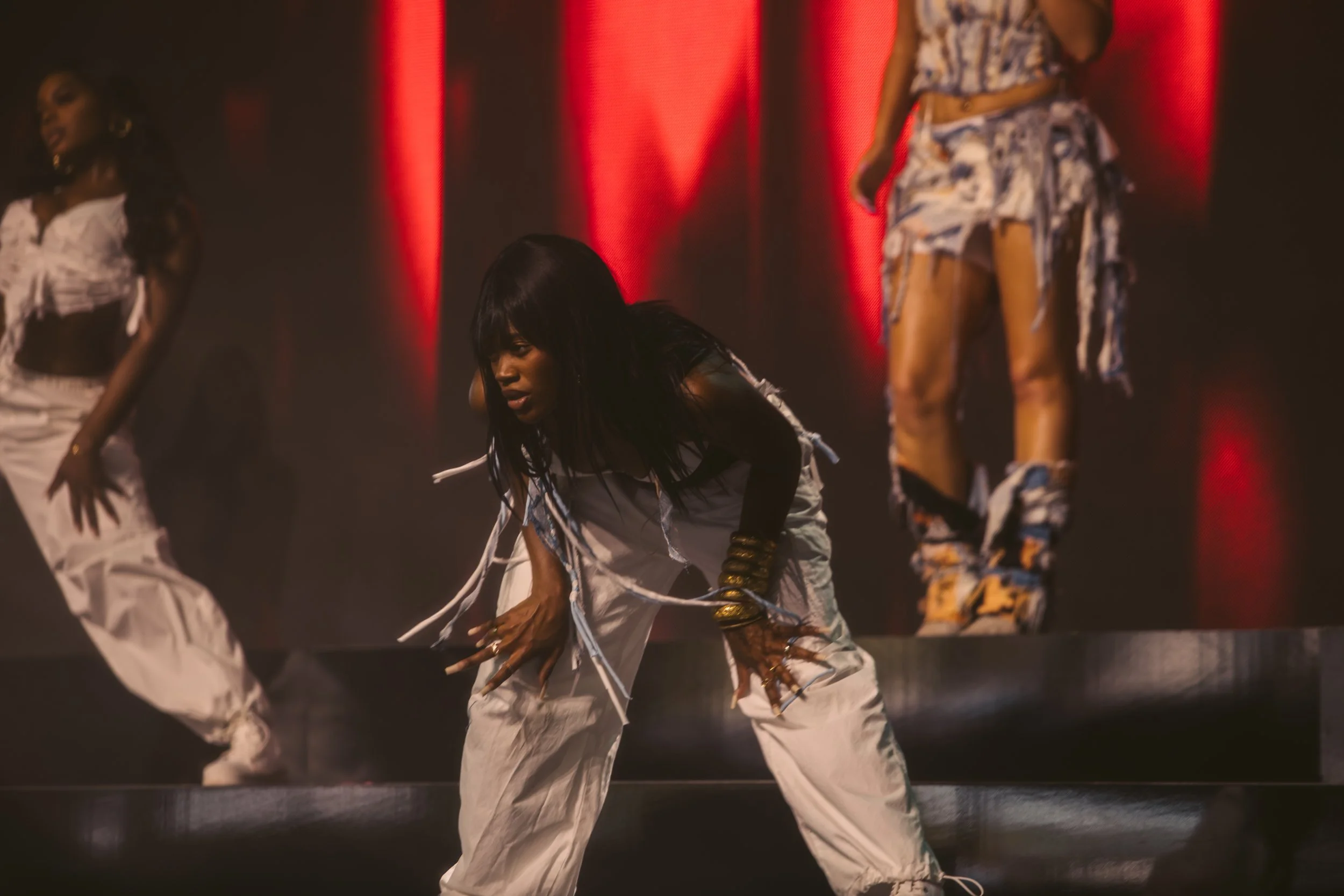 Coachella24_W2_E Velasquez_0112878-Enhanced-NR.jpg