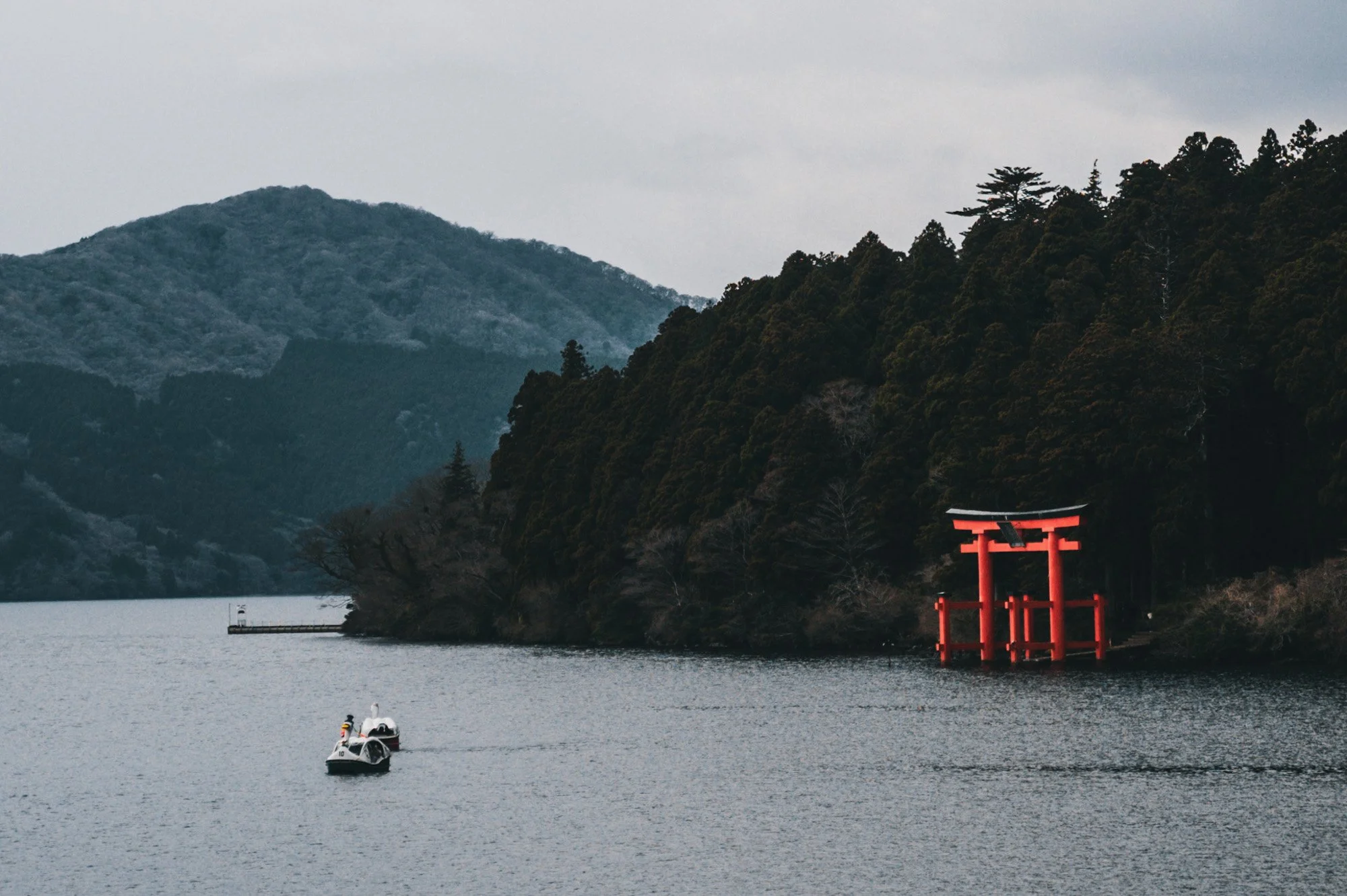 jp-hakone-toriigate-1.jpg