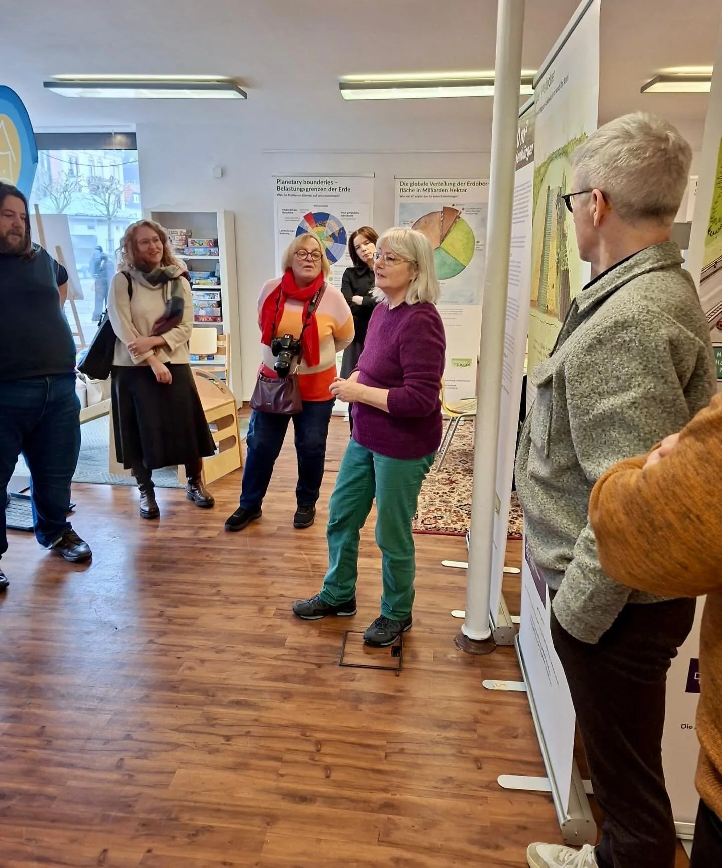 Eindr&uuml;cke von Freitag, 6.2.2026 

Ausstellung &bdquo;Der Weltacker&ldquo; in &bdquo;Das gute Haus&ldquo; in Friedberg
Danke an Kjetil Dahlhaus f&uuml;r den Besuch! 
Danke an alle Besuchenden f&uuml;r Euer Interesse! 

#weltackerwetterau 
#dasgut