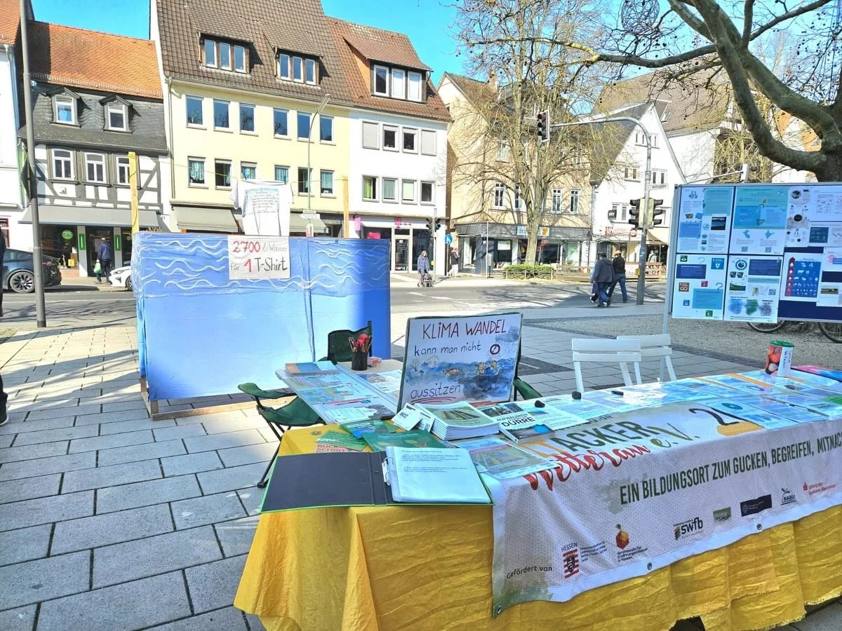 Weltacker Wetterau beim Wassertag!💦

Am 22. M&auml;rz stand weltweit das Thema Wasser im Mittelpunkt &ndash; auch in Friedberg! Die Stadt und die Stadtwerke luden vom 20. bis 22. M&auml;rz zu spannenden Aktionen rund um Wasser, Nachhaltigkeit und un