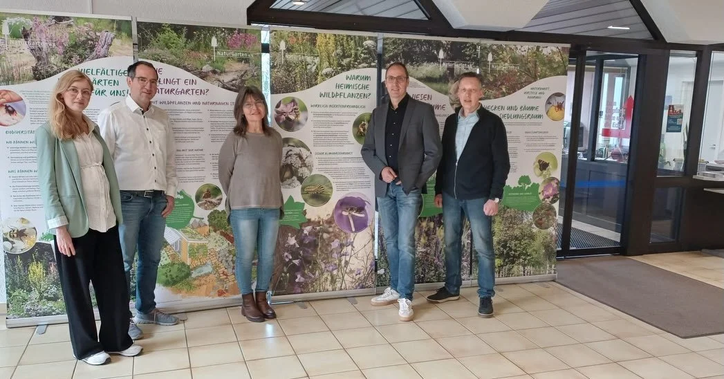 Mehr Naturgarten wagen! 

NaturgartenWanderAusstellung
bis 21. April in der Stadtverwaltung in Nidda

Eine neue Naturgartenwanderausstellung 🌷🌱🐝 ist in der Stadtverwaltung in Nidda zu sehen.

Foto: Madeleine Martene (Klimaschutzbeauftragte), Thoma