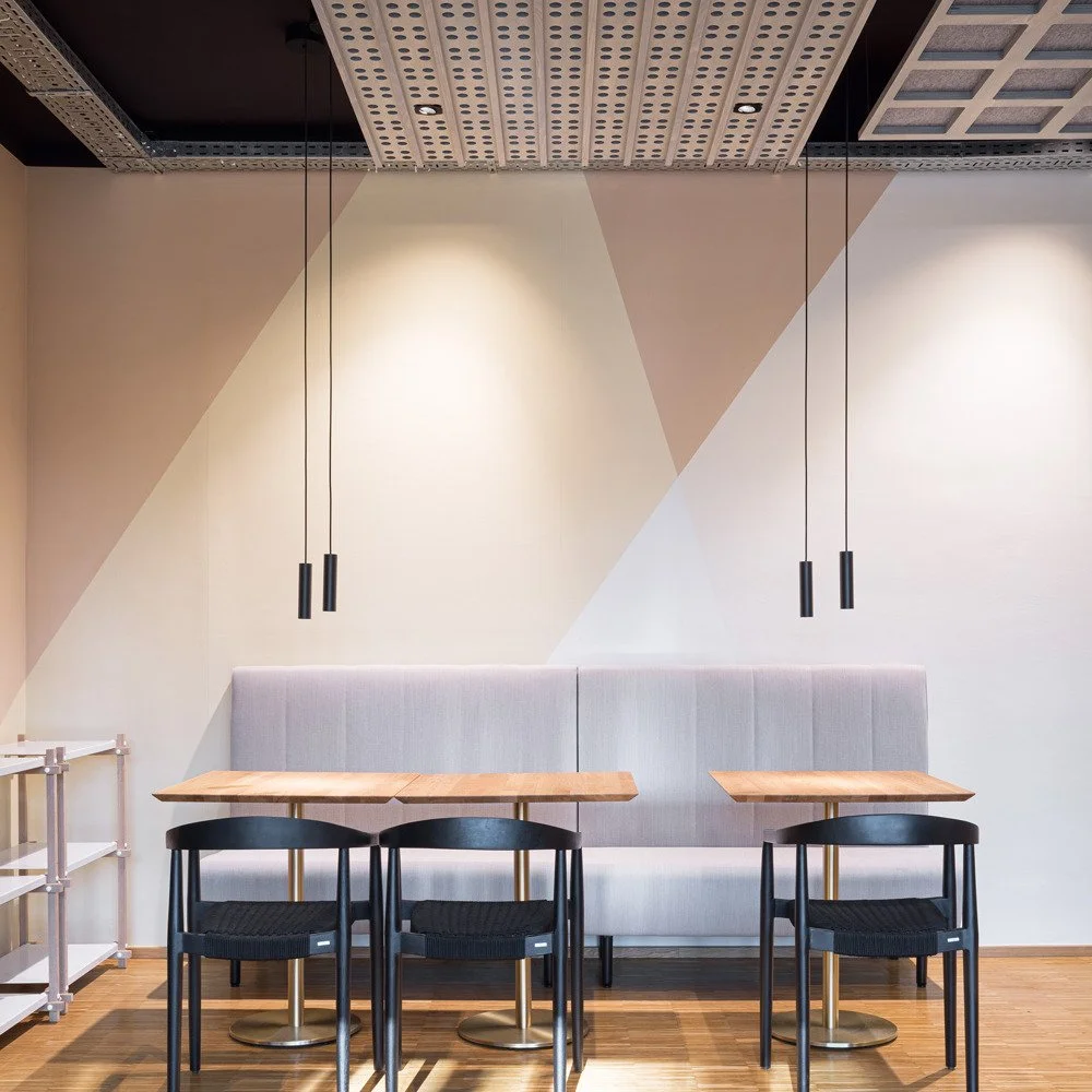 🎷🎸KUG Lounge 😘 im 1. OG, Brandhofgasse, Graz,
Theme "stage spotlights"🥁meet and relax 😍 gemeinsam mit Tritthart+Herbst Architekten und Lukas Traxler
Fotos von C. W&ouml;kinger 

for more design: www.dorisdockner.com

#kug#dorisdockner#