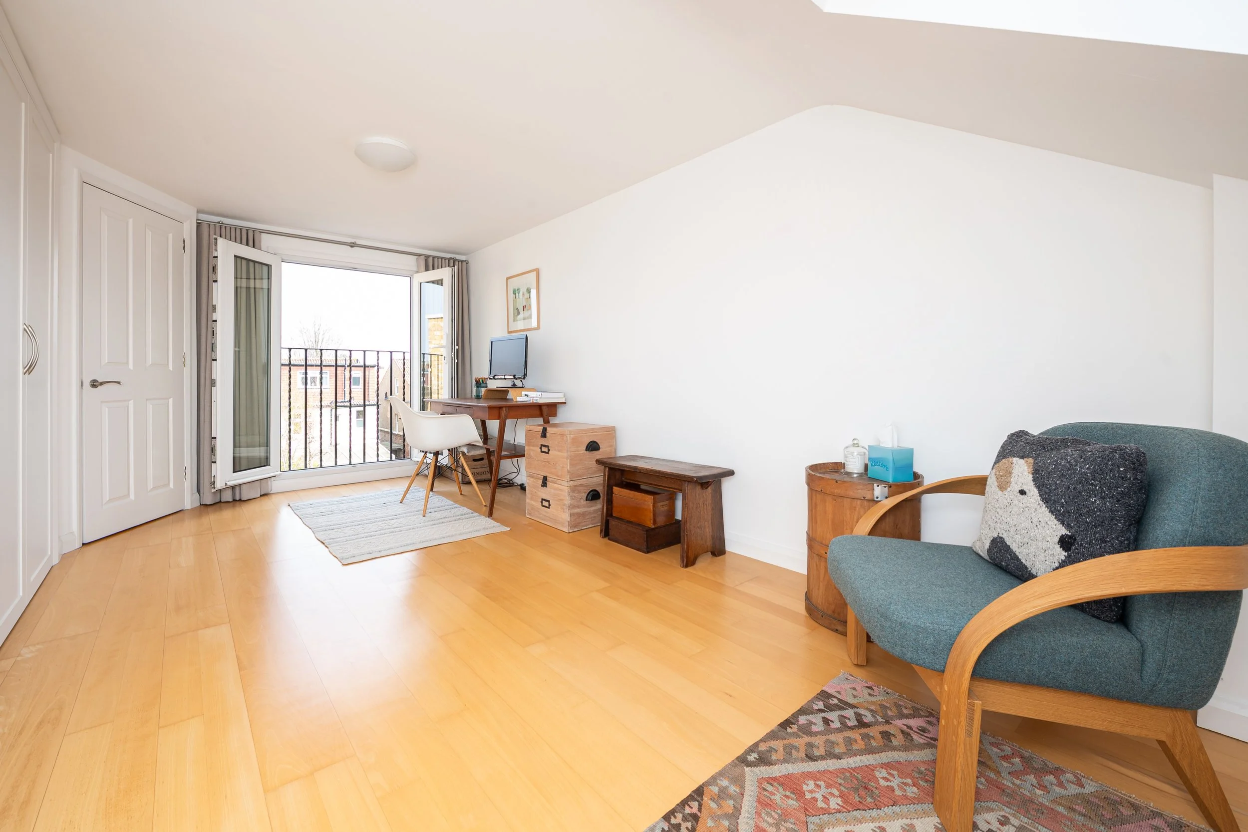 13 Heath Gardens Twickenham TW1-36.jpg