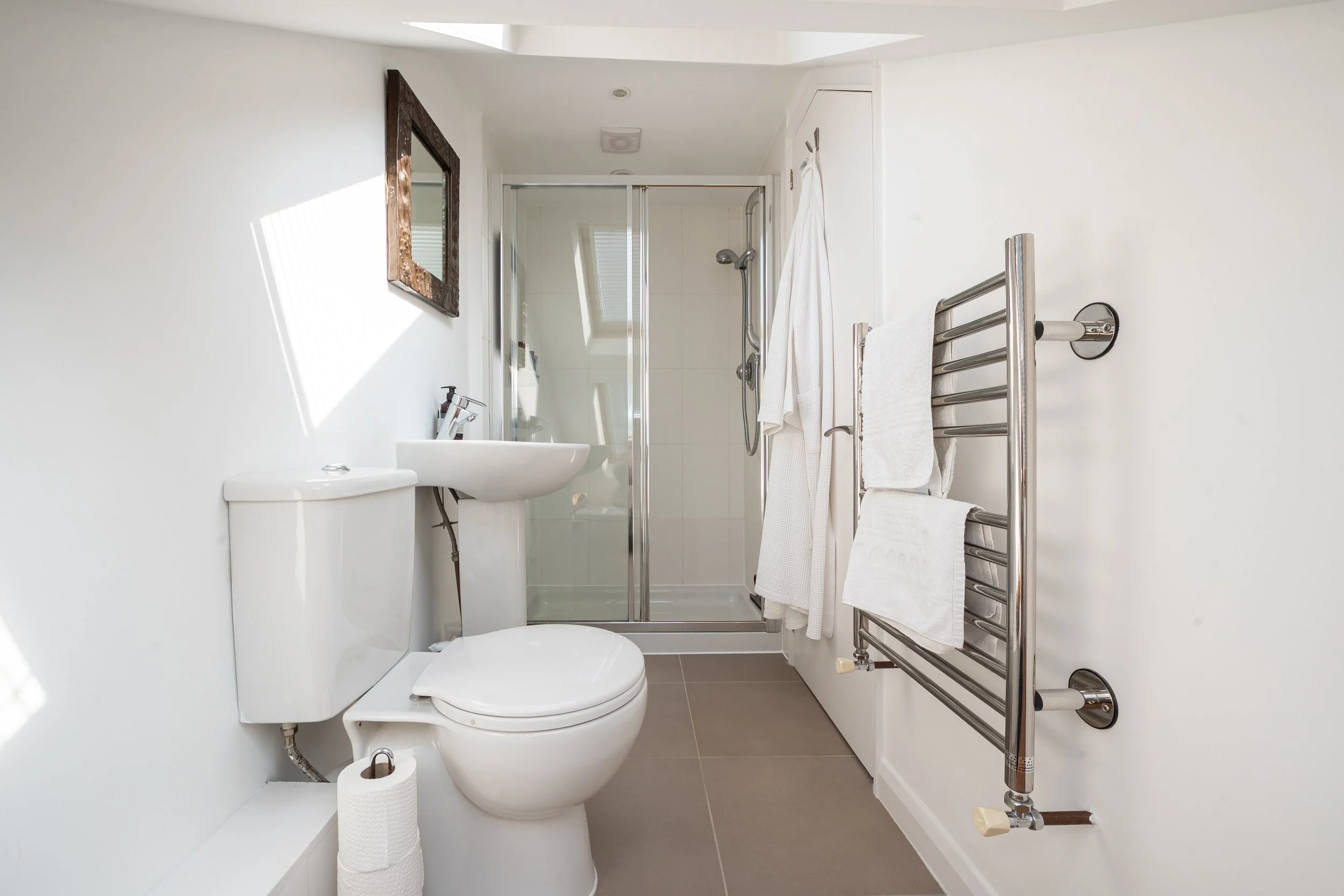 13 Heath Gardens Twickenham TW1-41.jpg