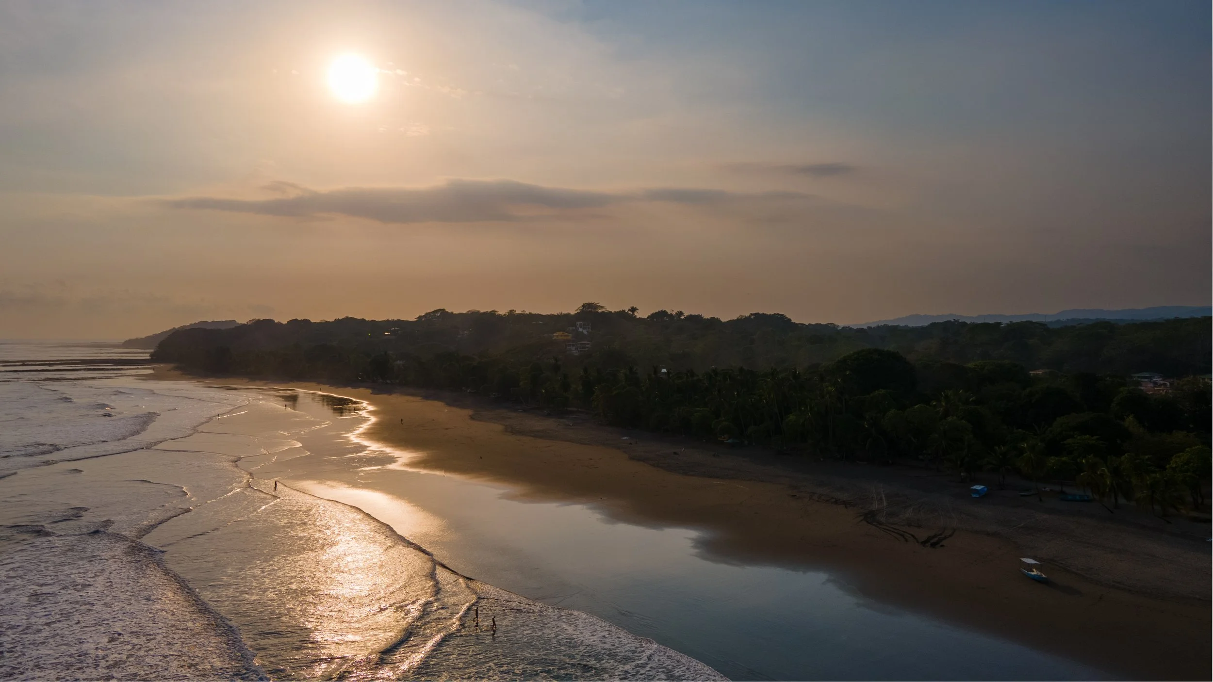 Die Region Puntarenas erstreckt sich entlang der Pazifikküste Costa Ricas und ist geprägt von langen Stränden, Buchten und tropischer Vegetation.