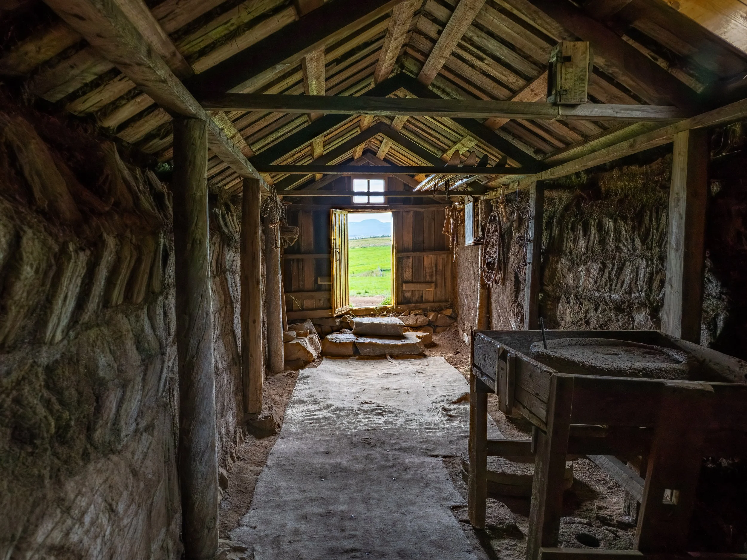 Die Bauweise spiegelte eine Lebensform wider, in der Zweckmäßigkeit wichtiger war als Komfort und jedes bauliche Detail dem Alltag angepasst wurde.