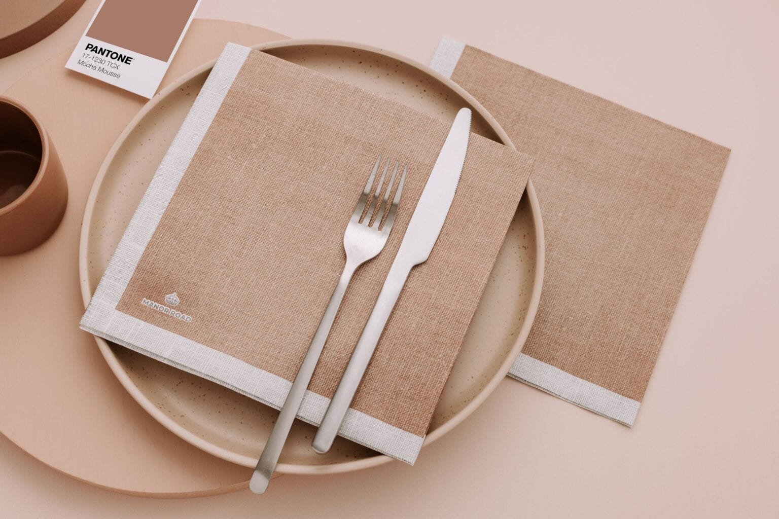 manor-road-mocha-mousse-linen-napkins-47-1536x1024.jpg