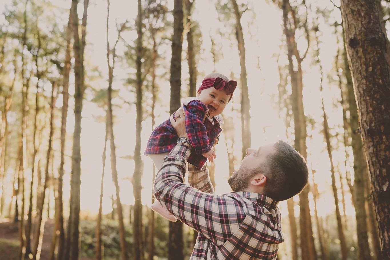 * Summer Time Mini Shoots *

Hey guys, i've opened up a handful of mini shoot sessions over the next month. If you're looking to update your family photos with a really fun, no pressure to pose, short session - then this is for you!

The shoots are &
