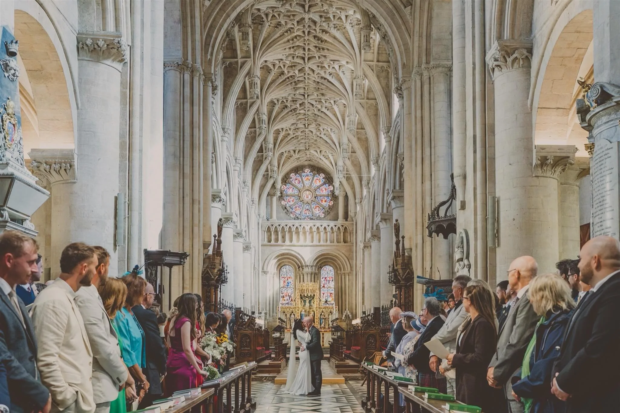 This job gives incredible variety and it&rsquo;s one of the reasons I love it so much. Some weeks in photographing weddings with 4 guests in a little registry office, other weeks I&rsquo;m in a cathedral at Oxford university. 

#relaxedweddingphotogr