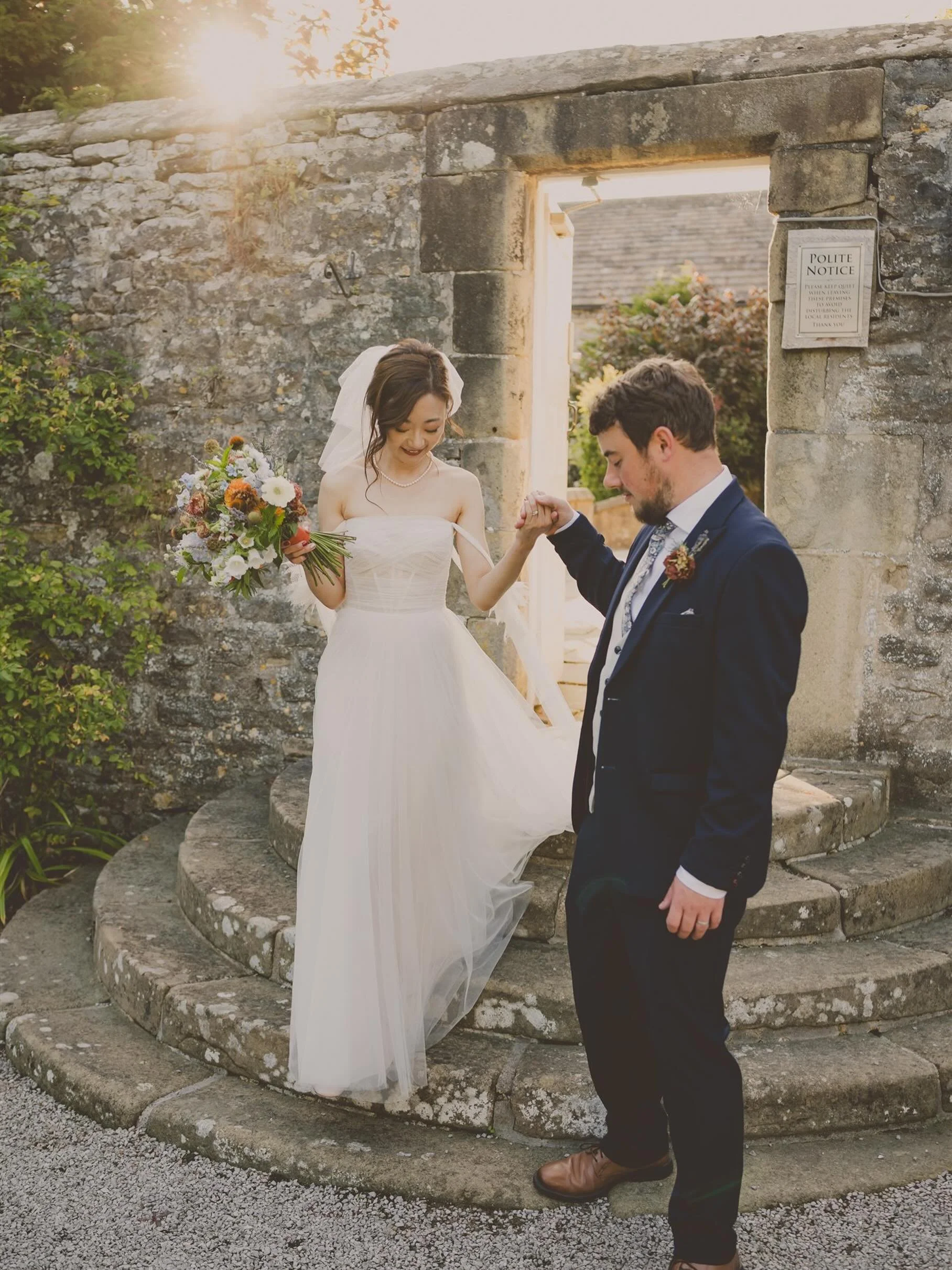 Dreamy summer evenings 🧡

#relaxedweddingphotographer
#naturalweddingphotographer
#colourfulweddingphotographer
#alternativeweddjngphotographer
#eyamhallweddings