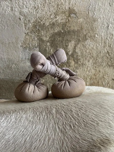 Pindas auf Pferderücken.jpg