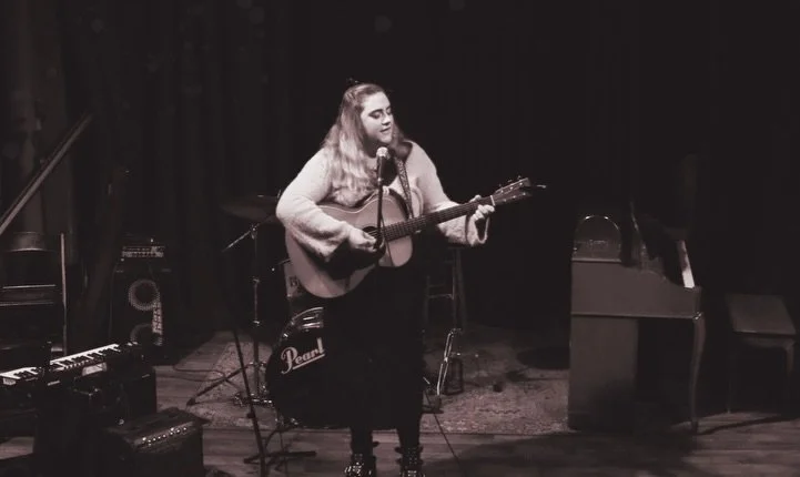 Last week at the @popforpurpose.events holiday acoustic show! What a fun way to end 2025&hellip; singing and playing with my friends. 🫶🏻 Thanks so much to @kimbythewood for having me and raising over $300 for Cool Earth Rainforest Protection! @jazz