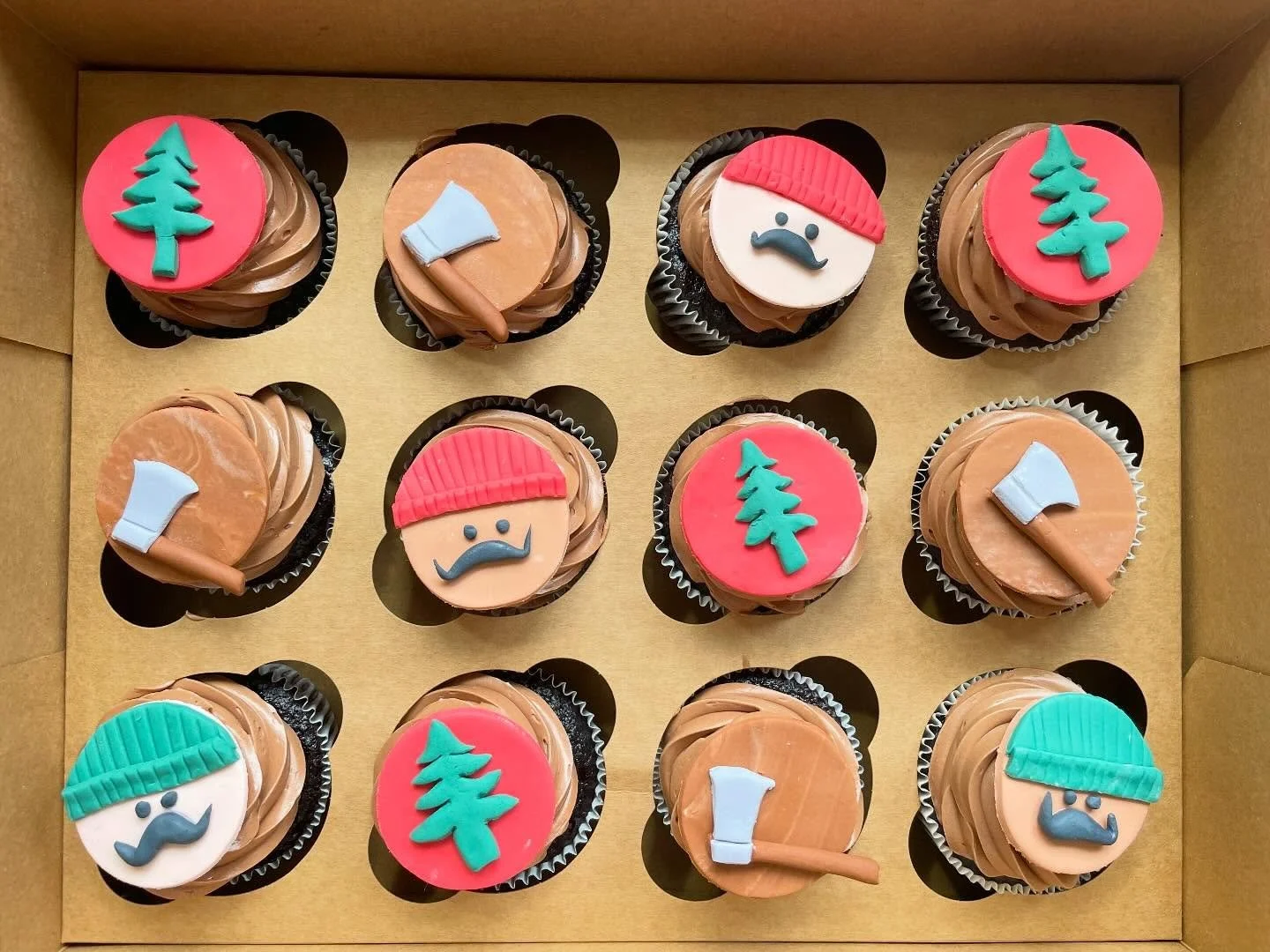 Wishing the happiest first birthday to a tiny lumberjack!! 🌲 🪓 🎂 
.
.
.
.
#firstbirthdaycake #madeinvermont #madeinvt #brattleboro #vermontmade #lumberjack #lumberjacked #flannel #cupcake #cupcakelover #customcake