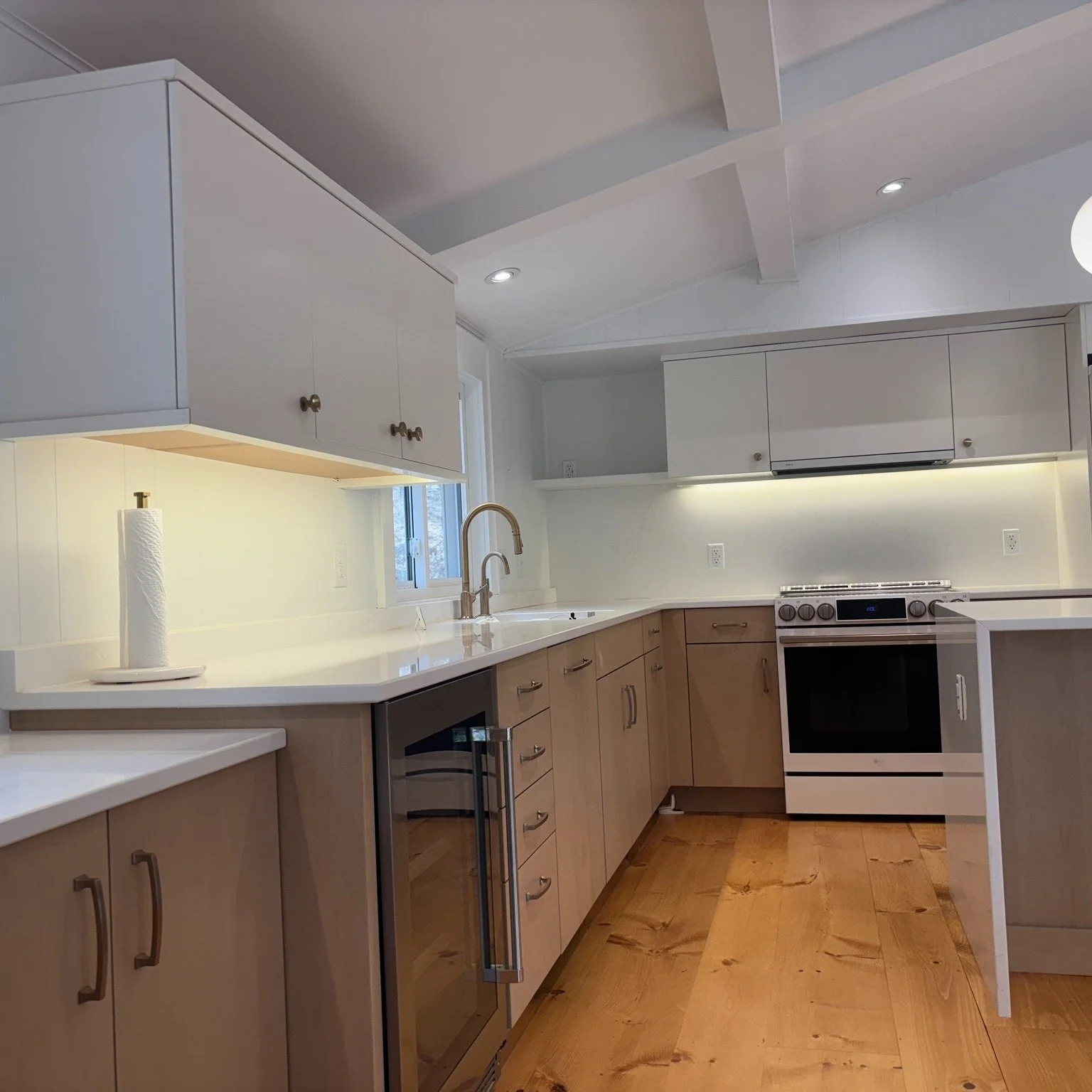 🌊 Cottage charm, refreshed in white.

This Pentwater remodel by Midtown Craftsman features our handiwork on every wall, ceiling, and trim &mdash; all finished in a crisp white that makes the kitchen shine and the built-in bunk bed feel inviting.

A 
