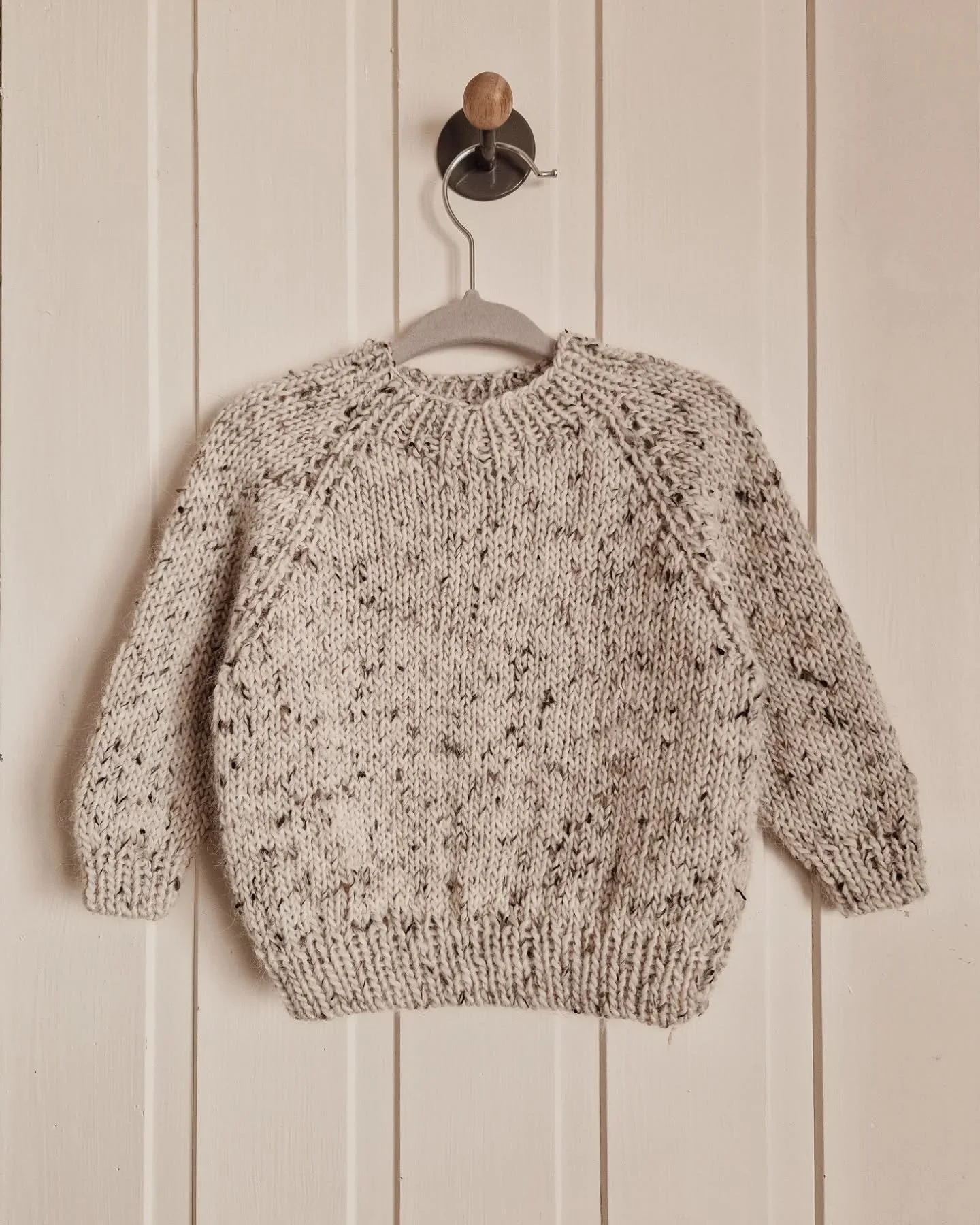 Ivo Sweater Junior Test-call 🥰

Ivo Sweater Junior is actually the first sweater I ever wrote a pattern for - 3 years ago. It was initially called &quot;tjukkraglan&quot;, but later got re-named Ivo Sweater.

Ivo Sweater is written with a beginner i