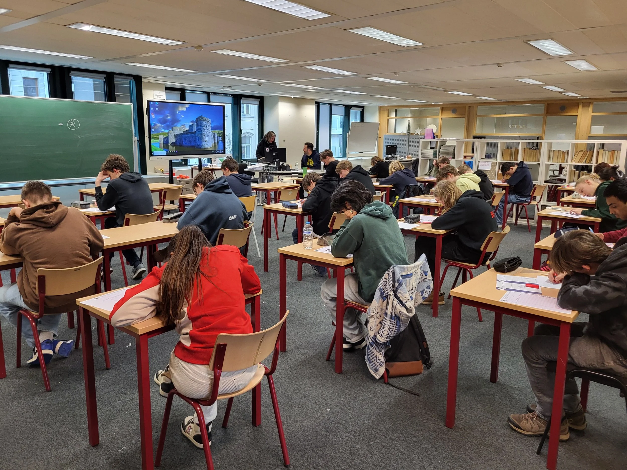 Poster van de vierde Daltonquiz op 21 november. De opbrengst gaat naar de organisatie van de GWP voor de zesdejaars van Dalton Gent.