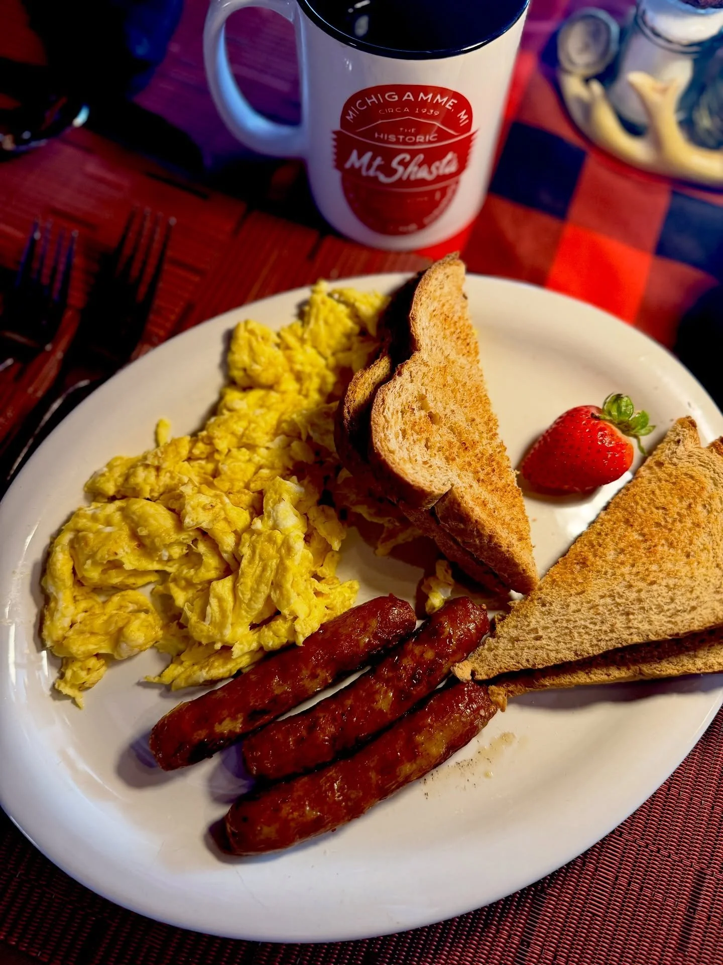 You&rsquo;ve been asking&mdash;and it&rsquo;s finally happening! Mt. Shasta is now serving breakfast, Tuesday through Sunday from 8 a.m. to 2 p.m. 

Come start your morning by the fire with a hot cup of coffee and a hearty meal, or order ahead online