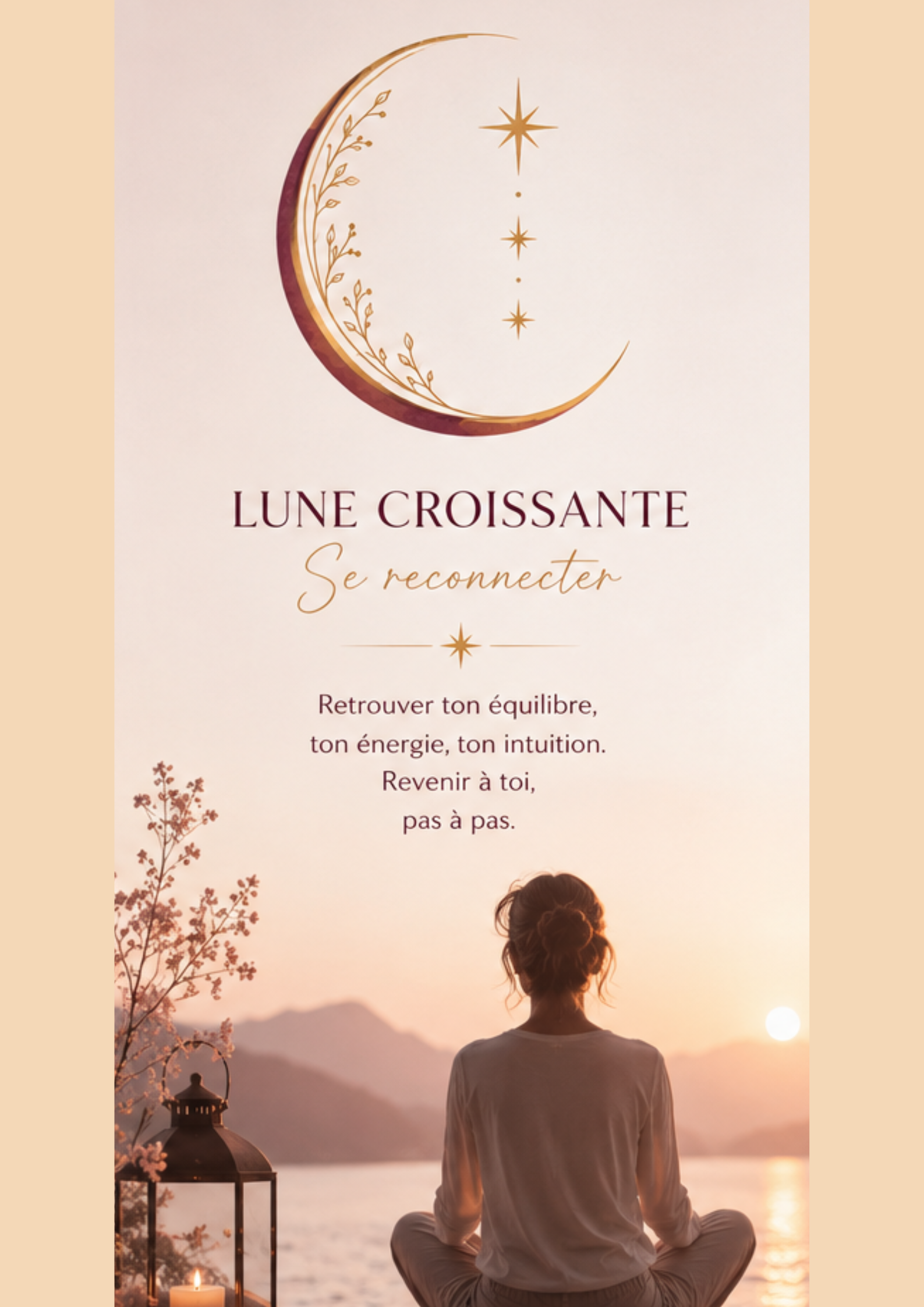 Une personne assise en position de méditation sur le rivage au coucher du soleil, avec une lanterne et une bougie devant. Arbres en fleurs et montagnes en arrière-plan.