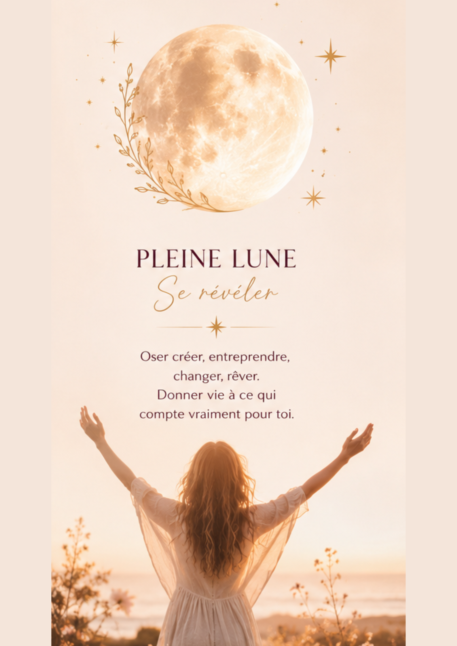 Une femme avec des cheveux longs et roux, portant une robe blanche, se tient avec les bras levés face au coucher du soleil près de la mer, avec une lune pleine dans le ciel et des étoiles scintillantes autour.