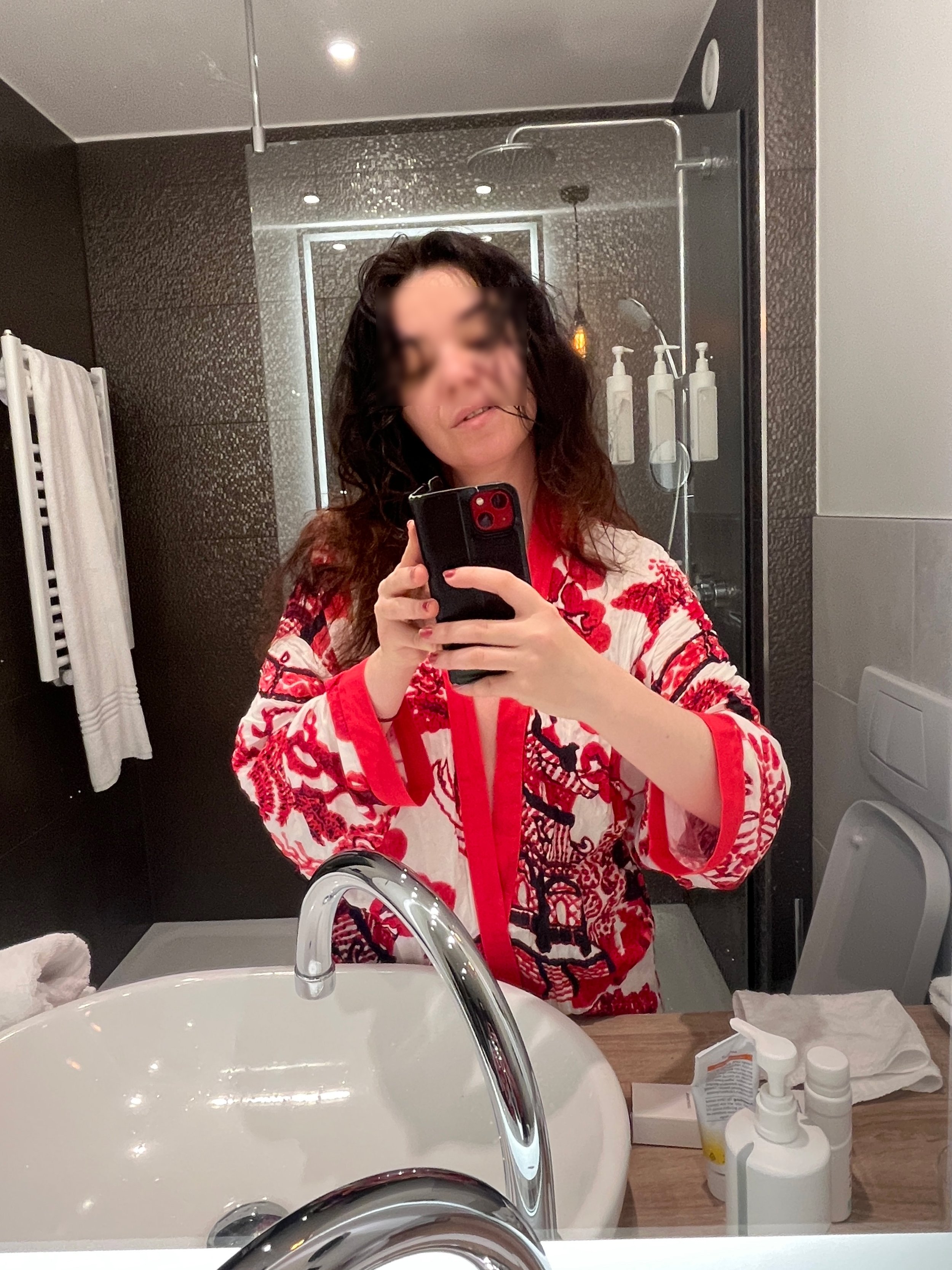 selfie_elise.jpg