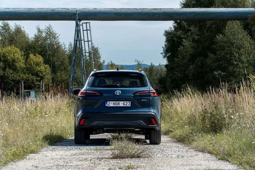 Toyota_Corolla_Cross_2025_achterkant.jpg