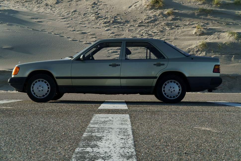 mercedes-benz-300e-stendert_profiel.jpg