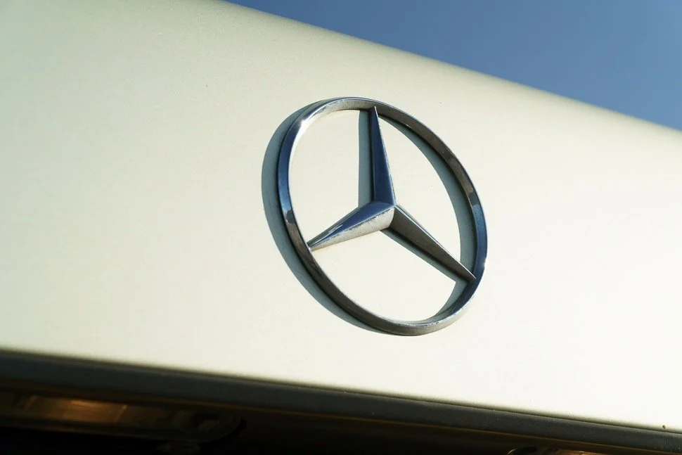 mercedes-benz-300e-stendert_ster2.jpg