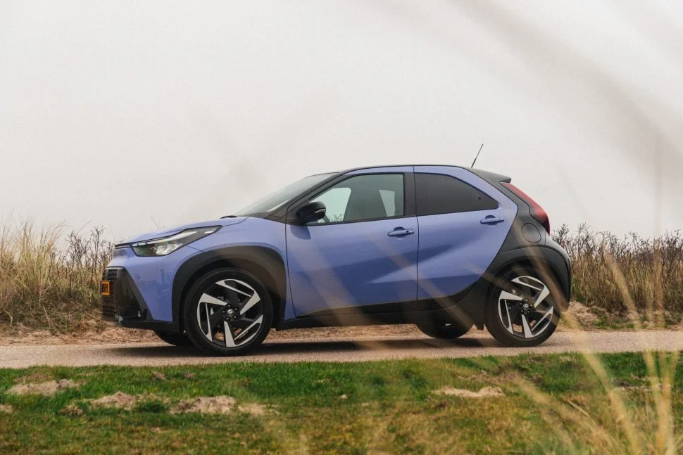 toyota_aygo_X_voorkwarty.jpg