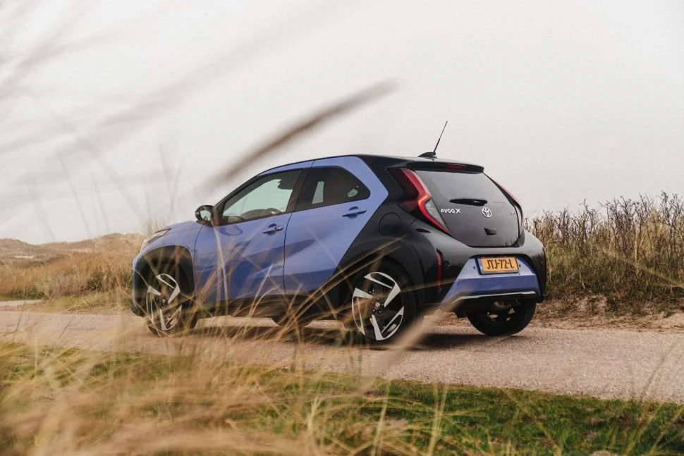 toyota_aygo_X_achterkwart.jpg