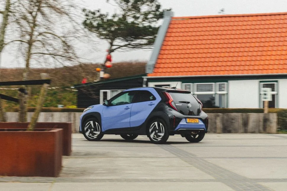 toyota_aygo_X_speed2.jpg