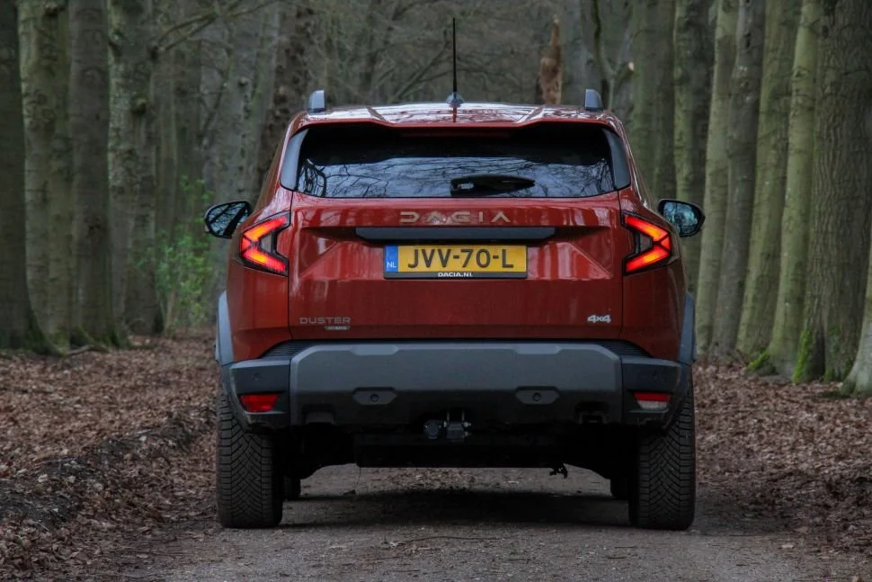 Dacia-Duster-4x4-achterkant.jpg