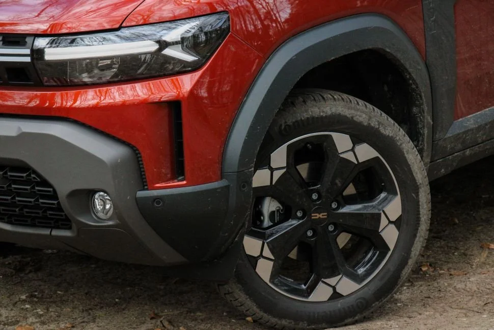 Dacia-Duster-4x4-hoek.jpg