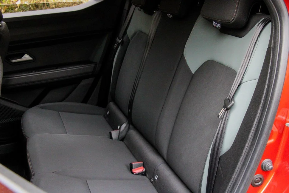 Dacia-Duster-4x4-stoelen2.jpg