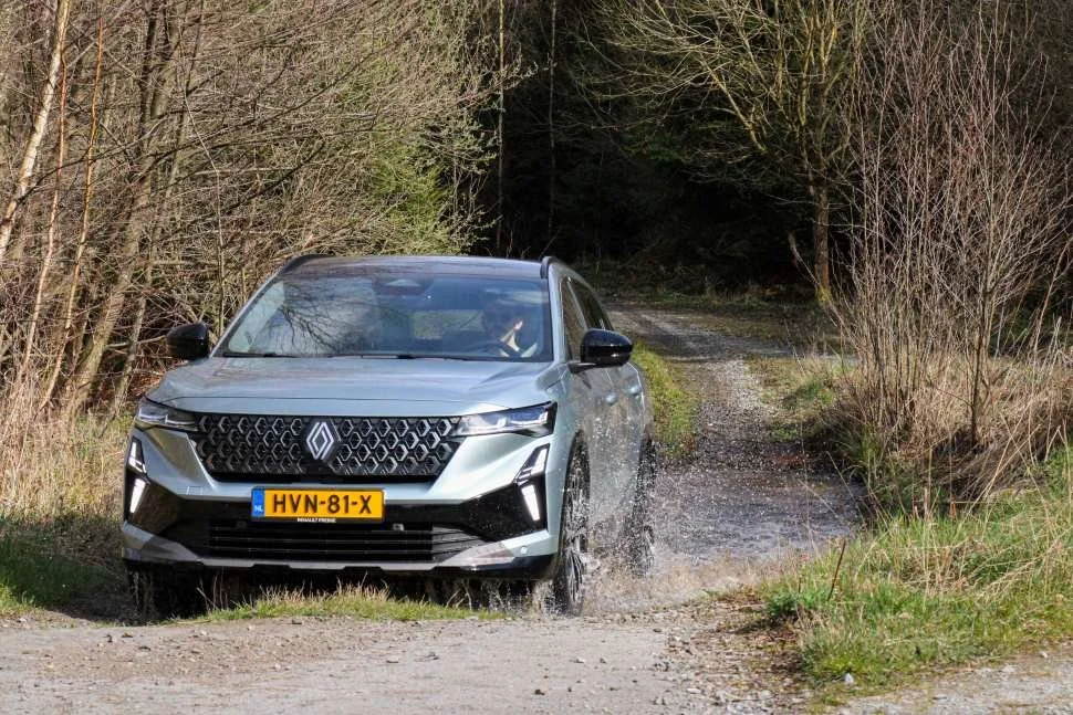 renault_espace_head2.jpg