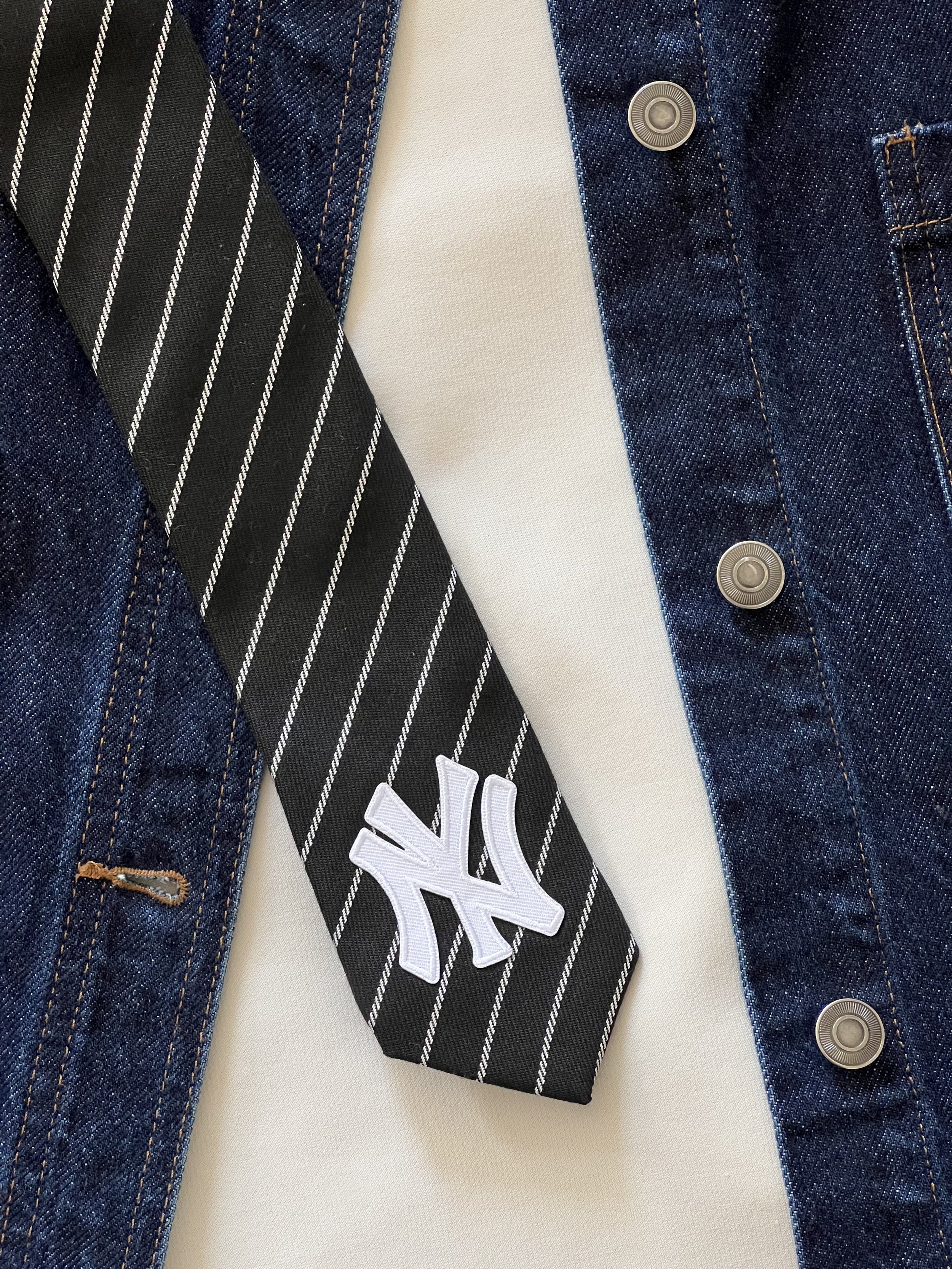 The Nueva York Tie 007