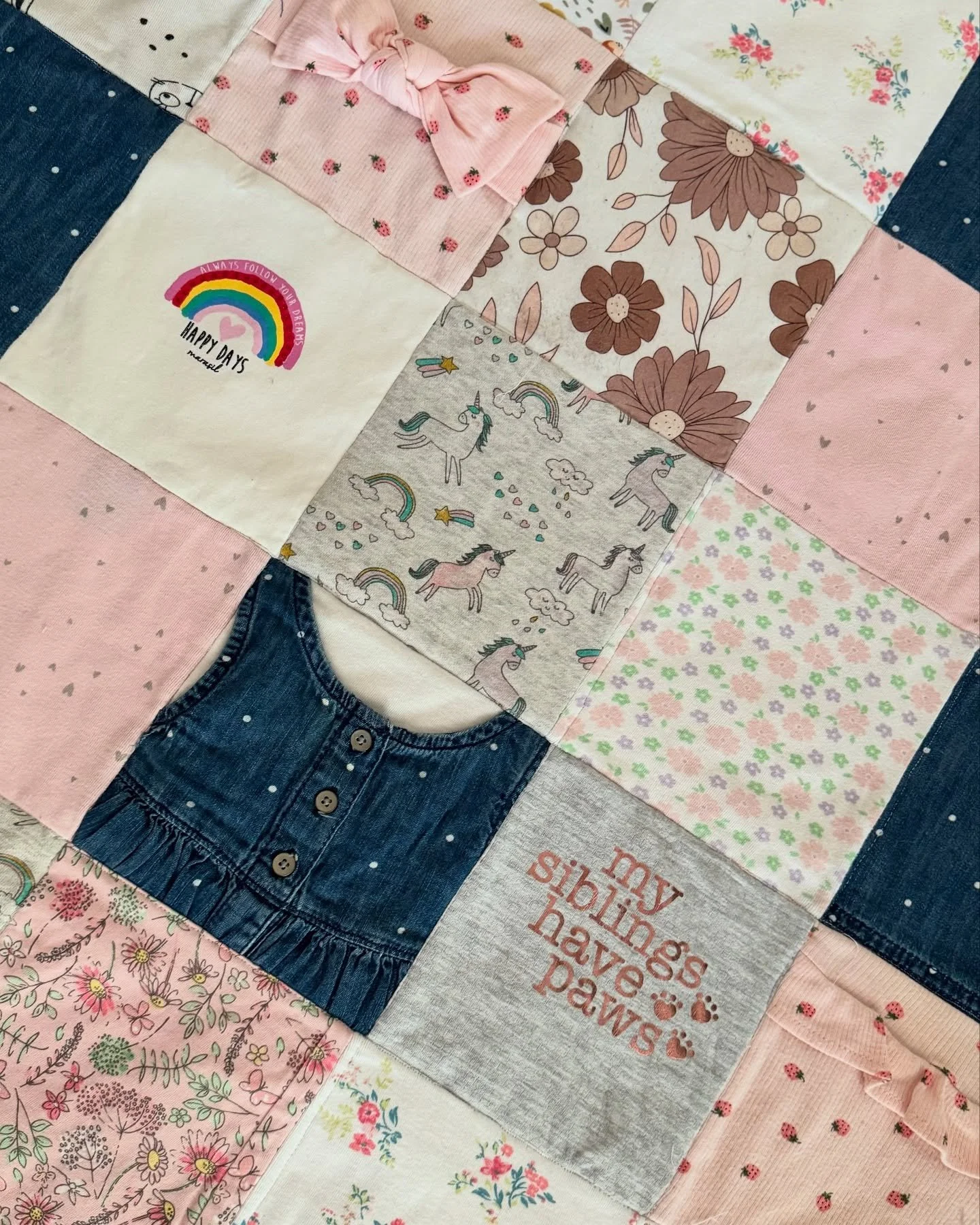 Each and every detail accounted for 💗✨ 
#memoryquilt #keepsakequilt #sewing #babyclothes #babygiftideas #smallbusinessowner