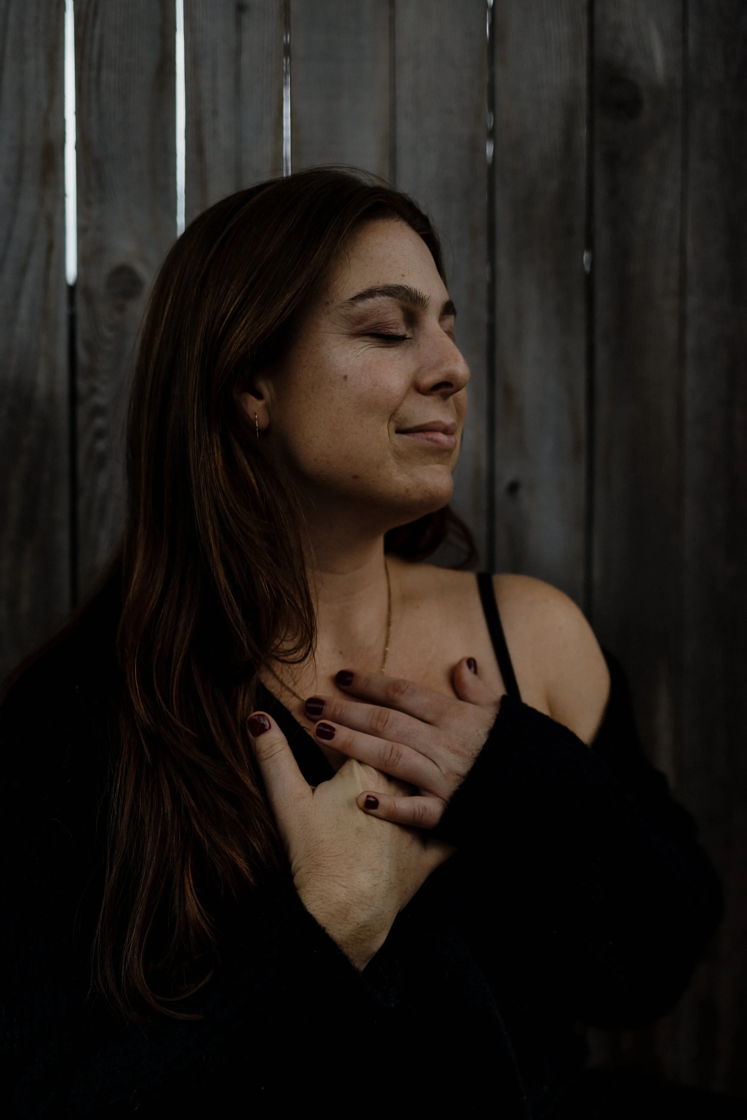 Melanie Lue feeling emotions in a deep 1:1 coaching