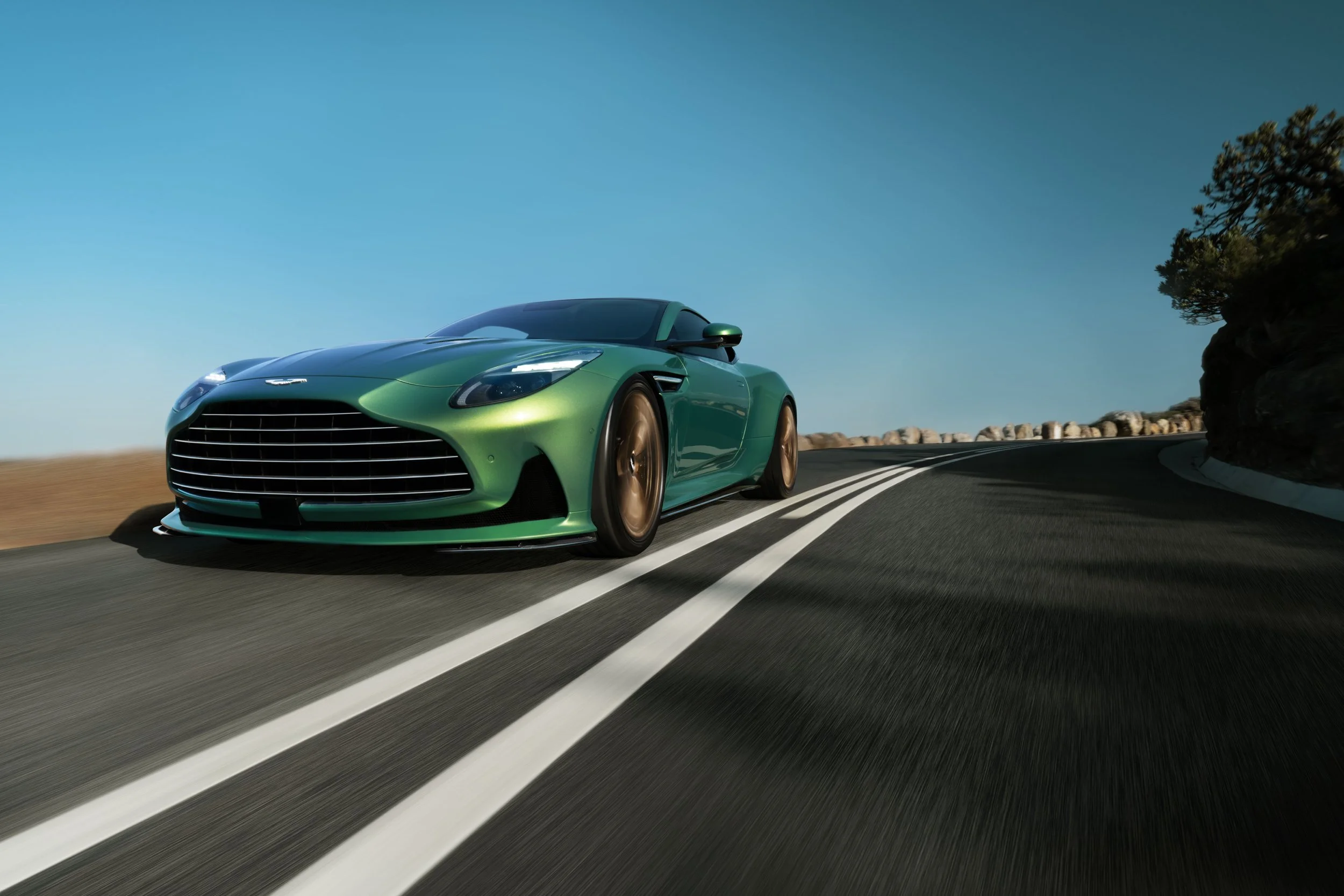 DB12_STILLS_EXT_1201_Front_7-8_Dyn_RGB01.jpg