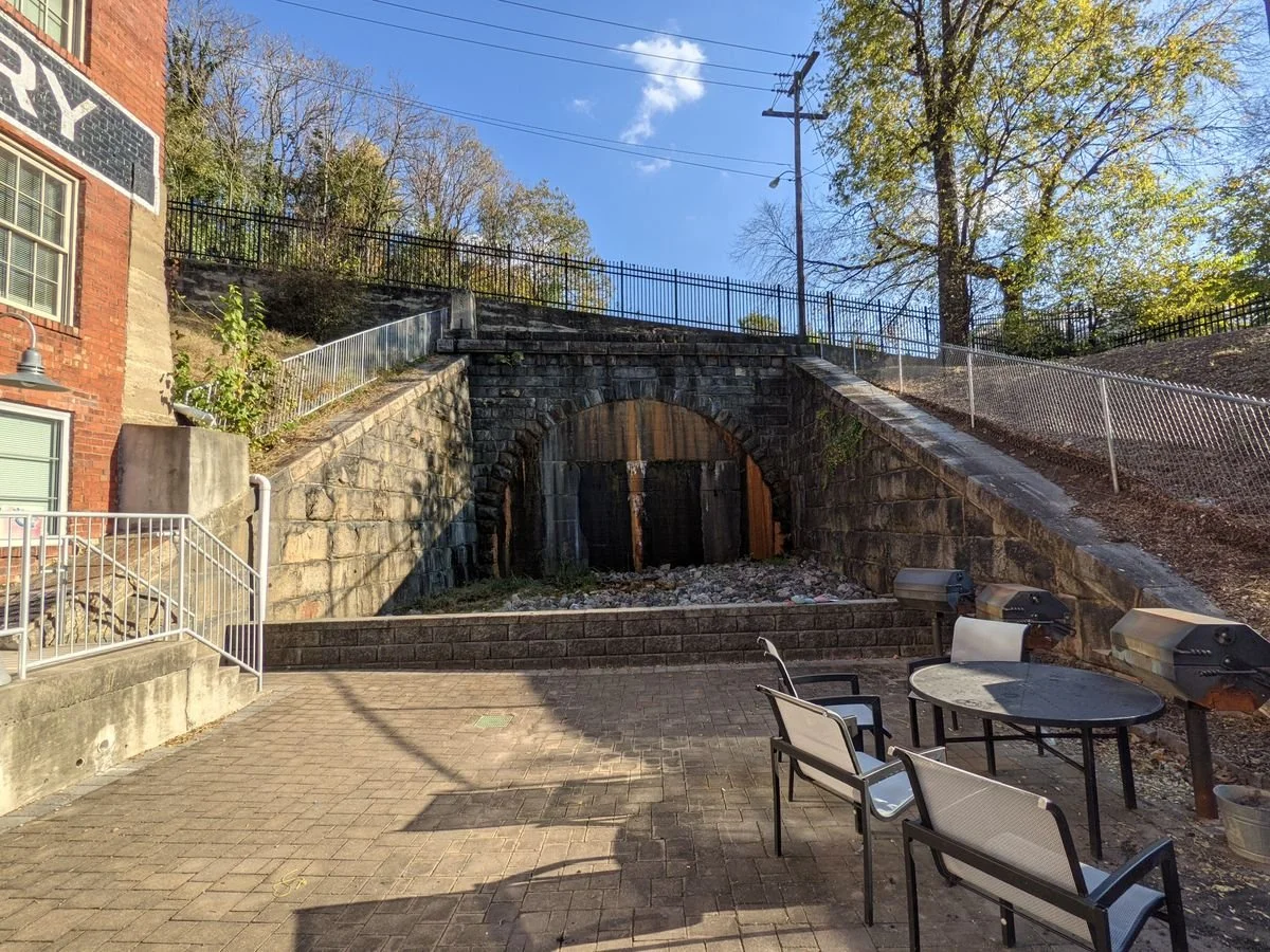 HBB TUNNEL ATLASOBSCURA.jpg