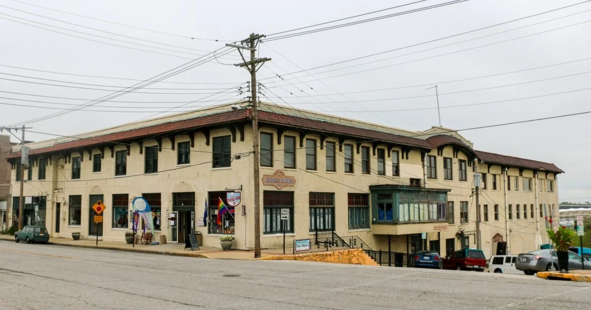 RIVERSANDROUTES COM.jpg