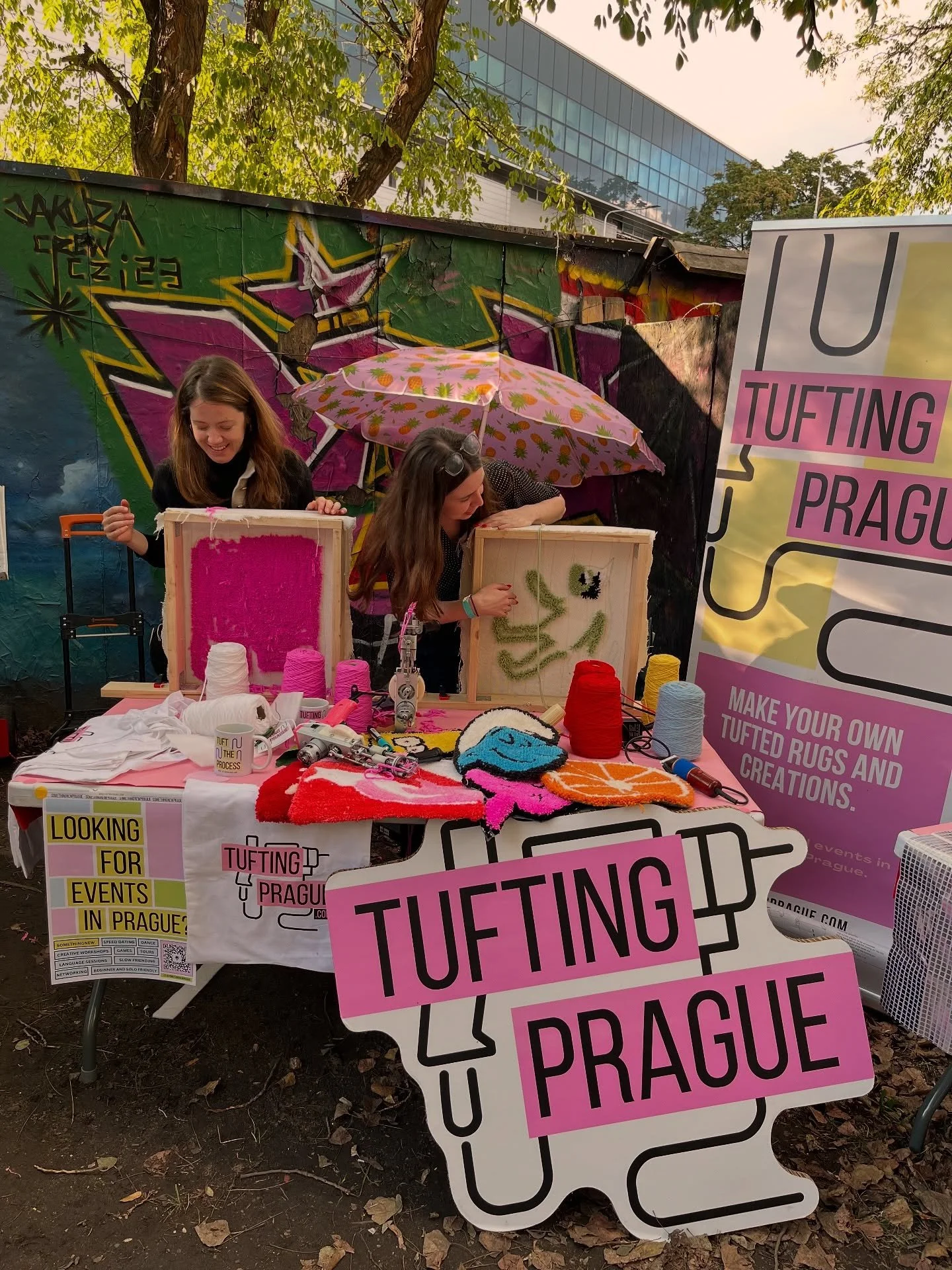 This weekend @tuftingprague was happy to be a part of the first @expatfestival in @crossclubofficial 💖

A unique opportunity where we enjoyed bringing the art of tufting to life during demonstrations. Alongside our sister project @somethingnewprague